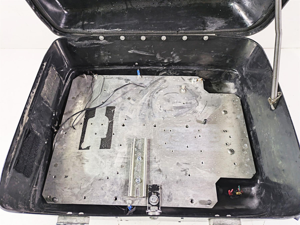 2008 Harley Touring FLHTP Electra Glide Trunk + Air Pump & Mounts Set 53801-98 {{ shop.shopifyCountryName }} - Mototech271
