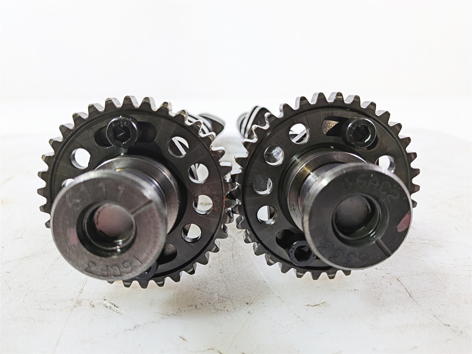 2019 Triumph Speed Triple RS 1050 Cam Shaft Camshaft Set T1141151 T1141152 {{ shop.shopifyCountryName }} - Mototech271
