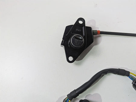 2024 Triumph Street Triple 765 R BT Moto Cdi & Ignition Switch Key Set T1298885 {{ shop.shopifyCountryName }} - Mototech271