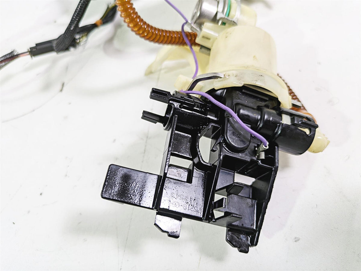 2016 Harley FXDL Dyna Low Rider Fuel Gas Petrol Pump & Sending Unit 75246-04A {{ shop.shopifyCountryName }} - Mototech271