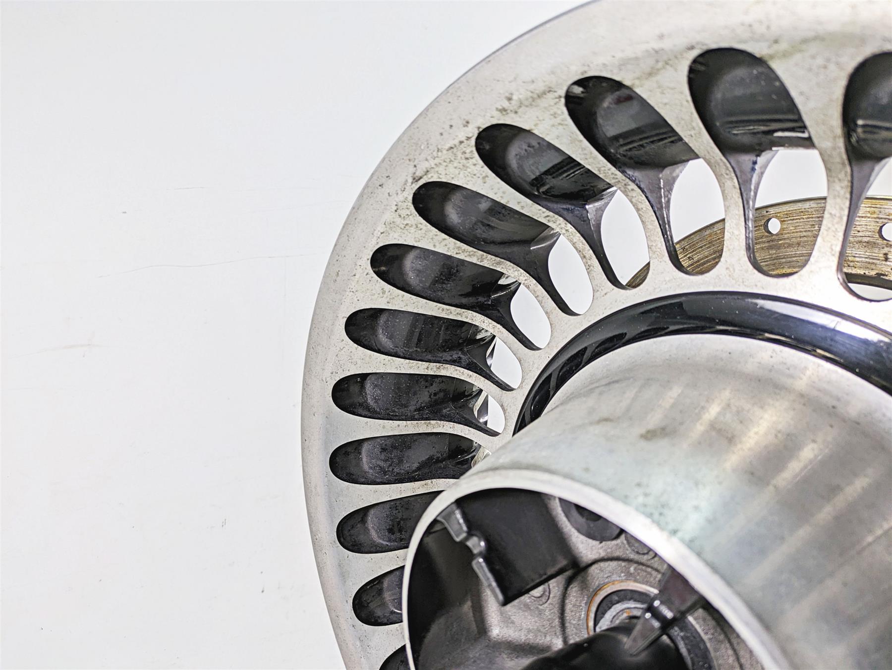 2009 Harley Touring FLHTCU Electra Glide Straight 16x5 Cast Rear Wheel 40900193 {{ shop.shopifyCountryName }} - Mototech271