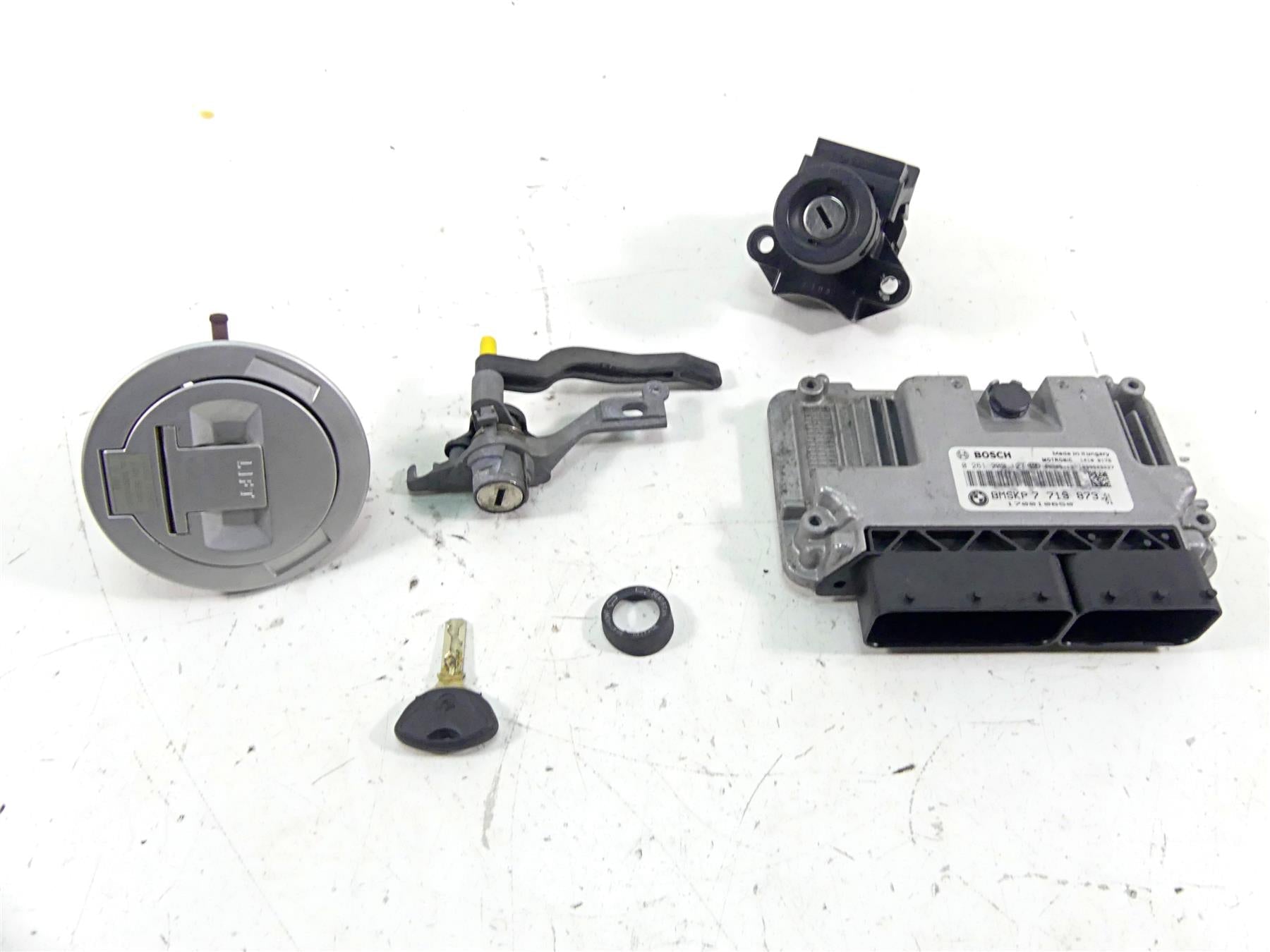2009 BMW R1200 GS K25 Cdi Ecu Ecm Engine Control Ignition Switch Key Set 7719873