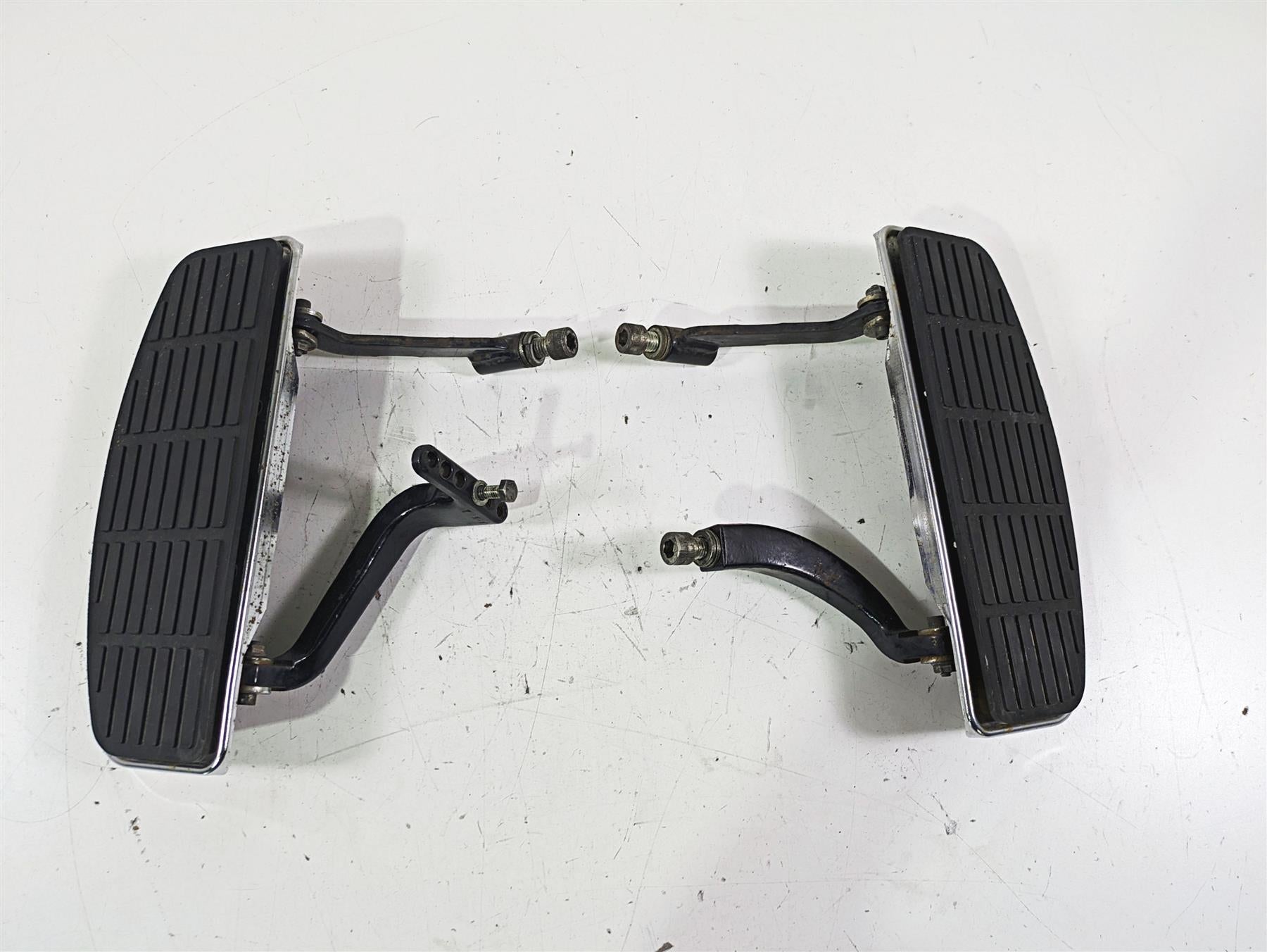 2003 Harley Touring FLHTCUI 100TH E-Glide Floorboards + Brake Lever Set 50622-83 {{ shop.shopifyCountryName }} - Mototech271
