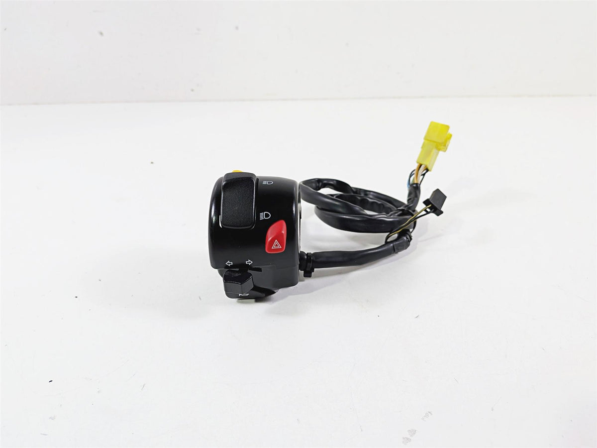 2014 Suzuki M109R VZR1800 Boulevard Left Hand Blinker Control Switch 37400-48GB0 {{ shop.shopifyCountryName }} - Mototech271