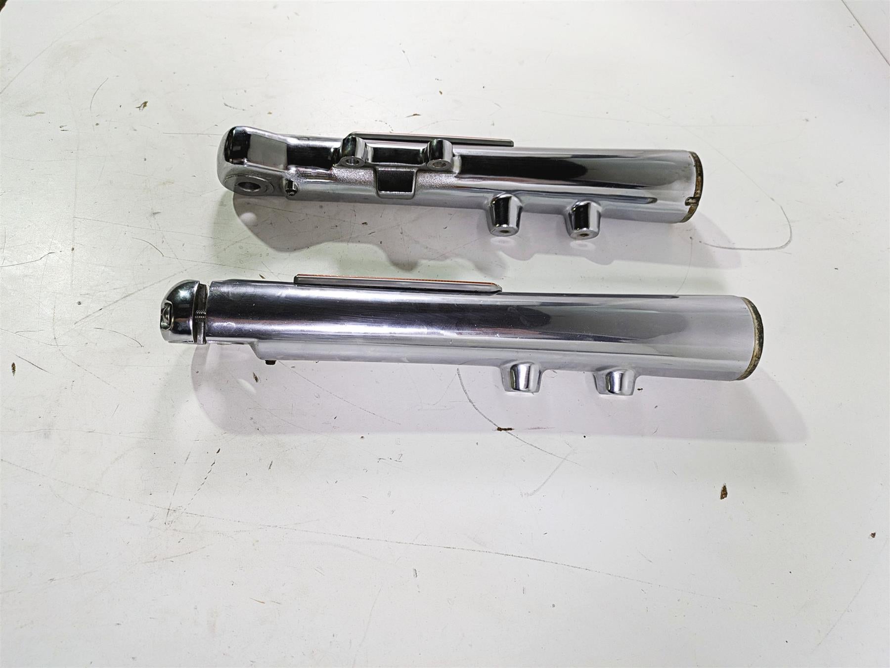 2003 Harley Softail FXSTDI Deuce 100th Front Fork Lower Chrome Leg Set 46068-00 {{ shop.shopifyCountryName }} - Mototech271