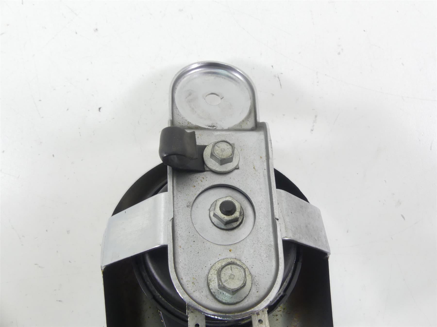 2015 Harley FLD Dyna Switchback Horn + Chrome Cover 61300478A {{ shop.shopifyCountryName }} - Mototech271