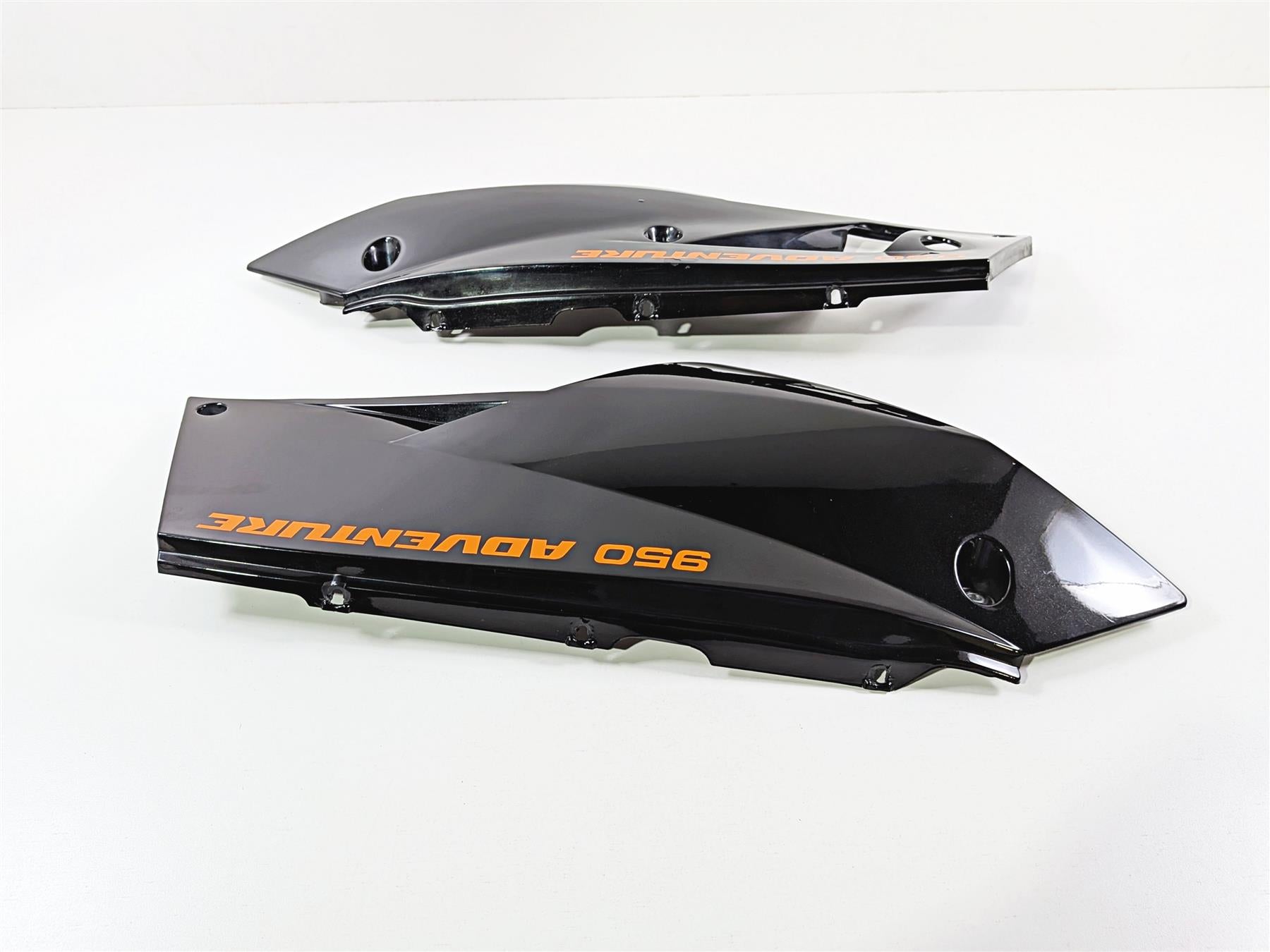2005 KTM 950 LC8 Adventure Rear Tail Side Cover Fairings 60008041000 60008042000 {{ shop.shopifyCountryName }} - Mototech271
