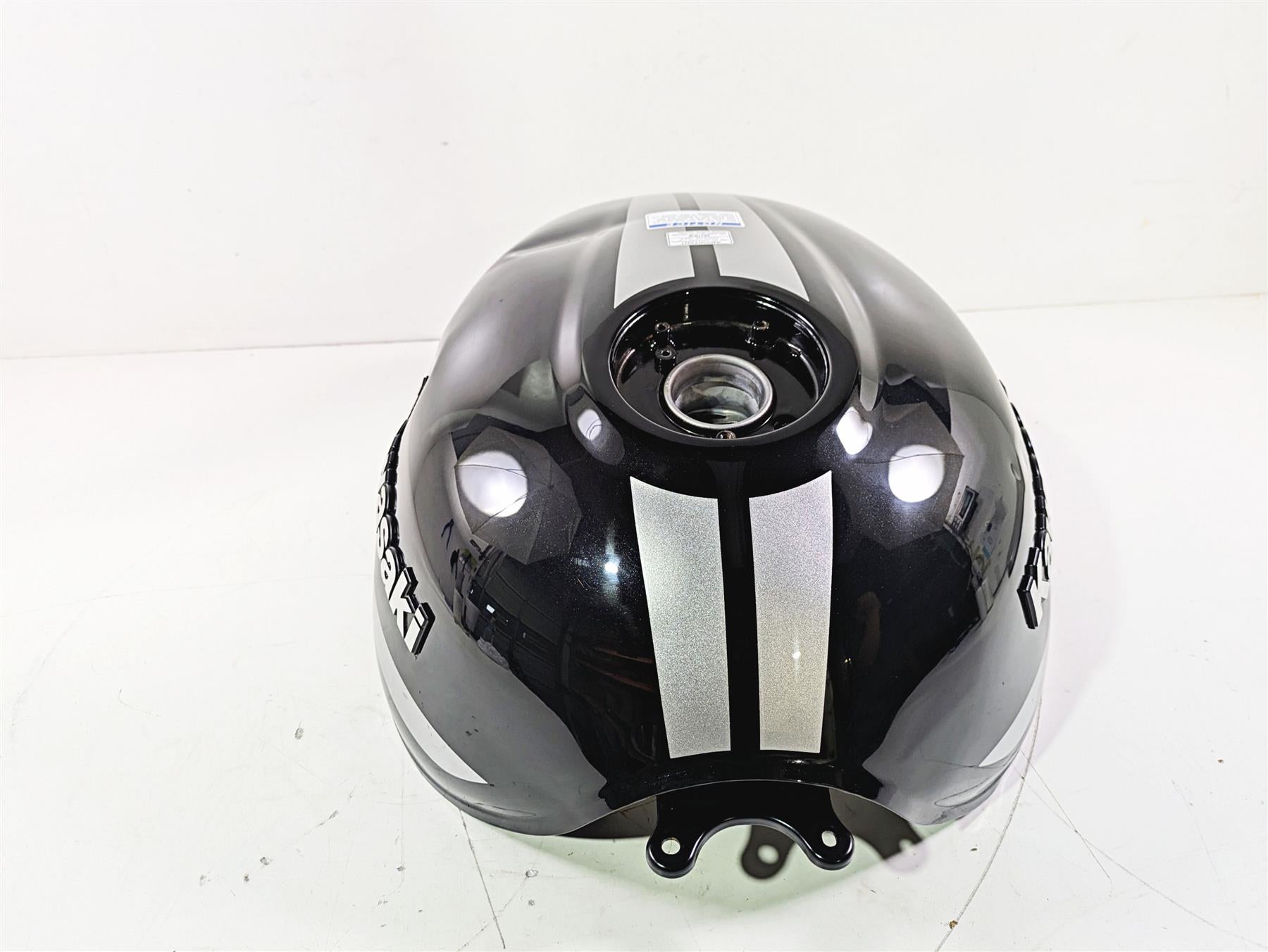 2022 Kawasaki ZR900RS Cafe Fuel Gas Petrol Tank Reservoir - Read 51092-5119-17K {{ shop.shopifyCountryName }} - Mototech271