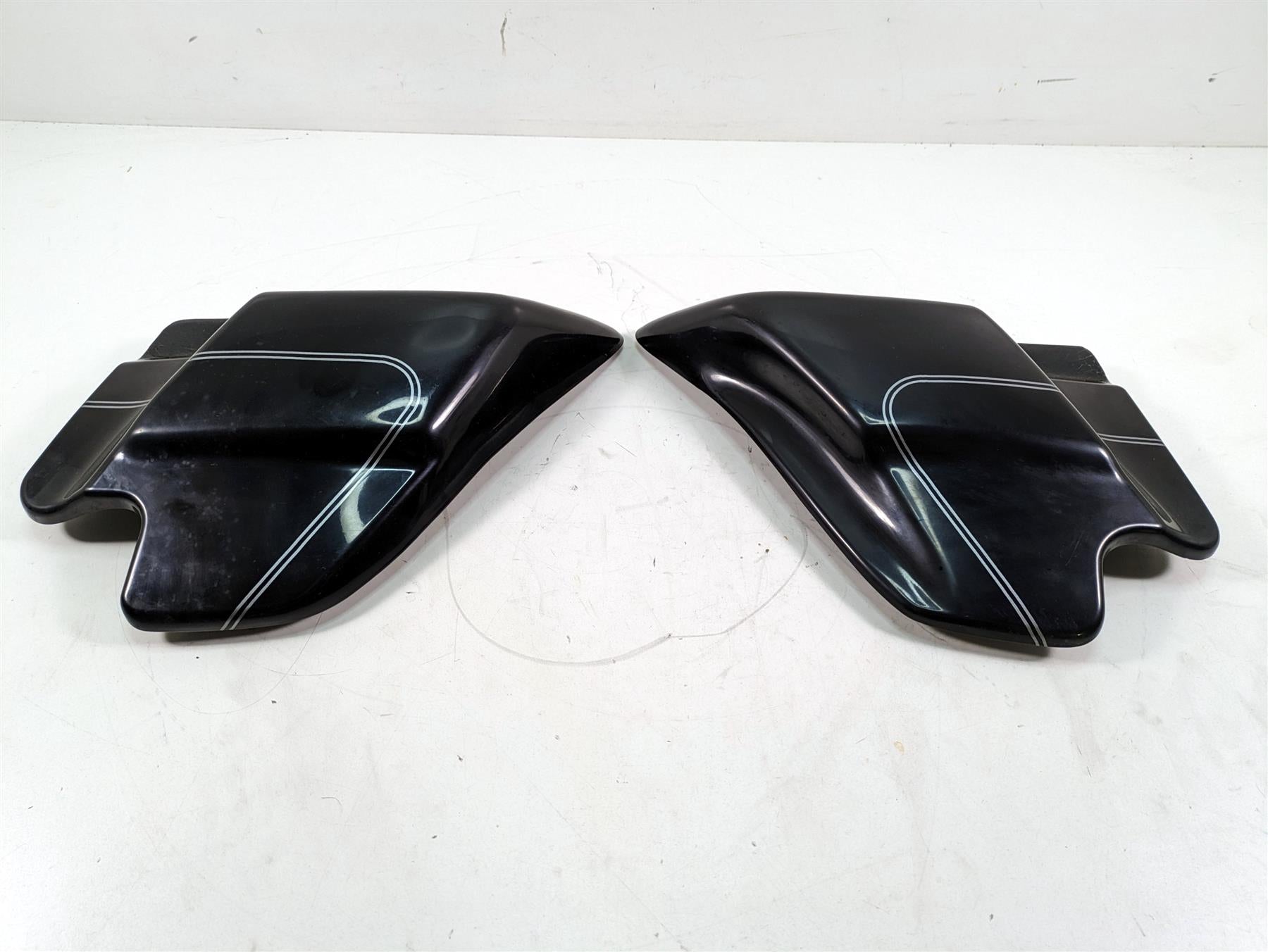 2006 Harley Touring FLHTCUI Electra Glide Vivid Black Side Cover Fairin 66670-97 {{ shop.shopifyCountryName }} - Mototech271