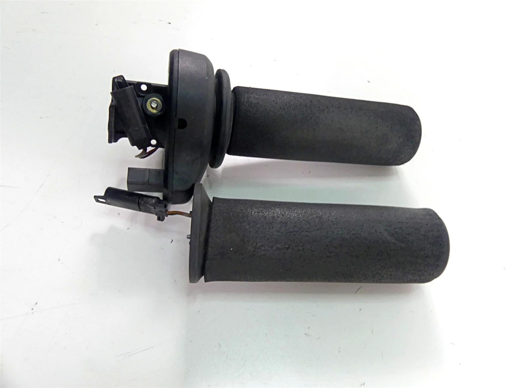 2014 BMW R1200GS K50 Heated Hand Grip E-Throttle Set 61318522472 61317727065 {{ shop.shopifyCountryName }} - Mototech271