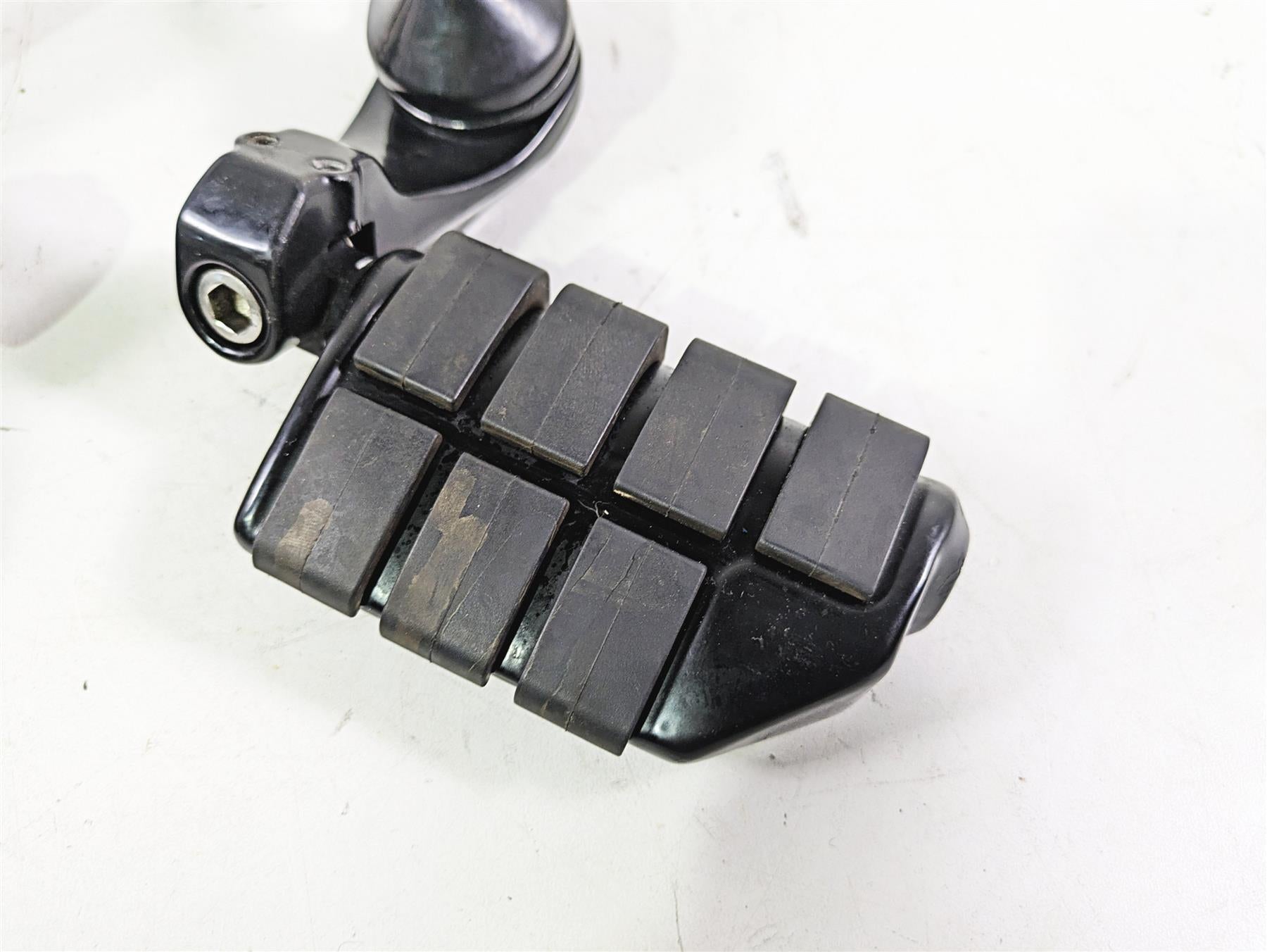 2018 Indian Chieftain Limited Black Aftermarket Highway Foot Peg Set {{ shop.shopifyCountryName }} - Mototech271