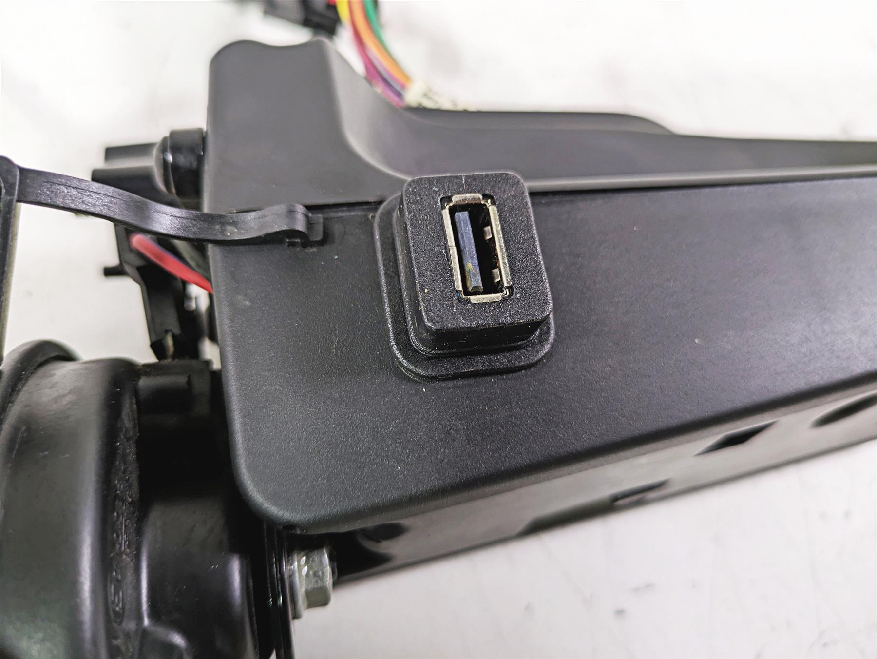 2019 Harley FLHCS Softail Heritage Horn + Box & Wiring 69201654 69000014 {{ shop.shopifyCountryName }} - Mototech271
