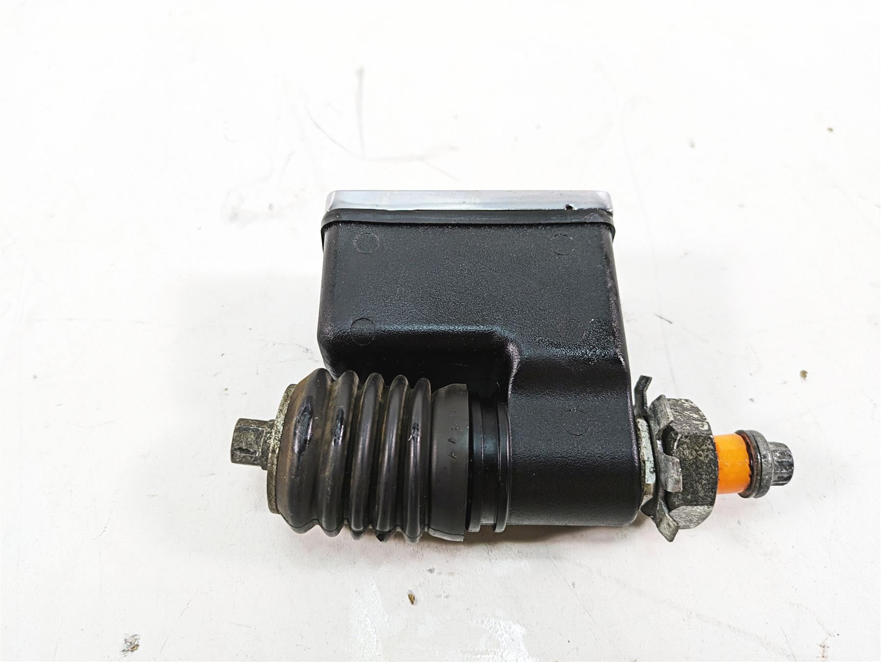 1999 Harley Dyna FXDL Low Rider Rear Brake Master Cylinder 42474-90C