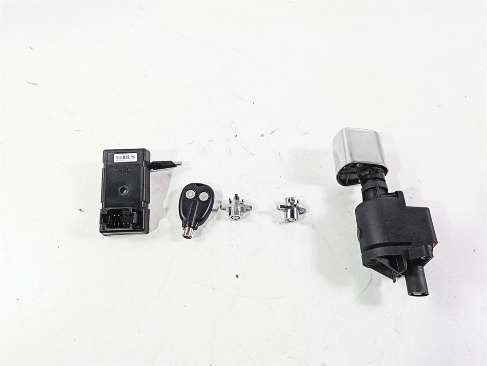 2011 Harley Touring FLHTCUSE CVO E-Glide Ignition Switch Power Lock 76611-10 {{ shop.shopifyCountryName }} - Mototech271