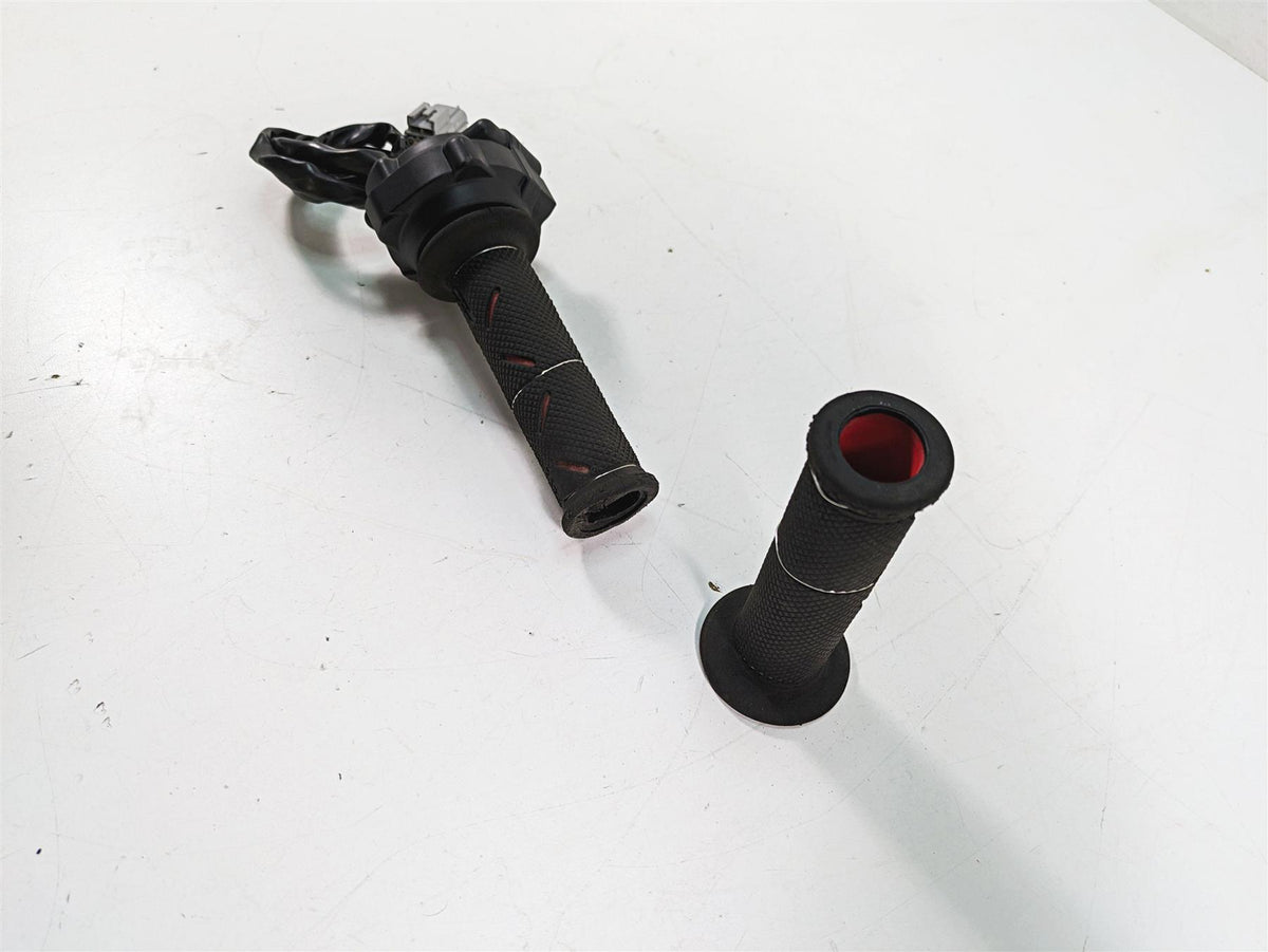 2020 Ducati Hypermotard 950 SP Ride Fly By Wire Throttle Grips -Read 66020141A {{ shop.shopifyCountryName }} - Mototech271