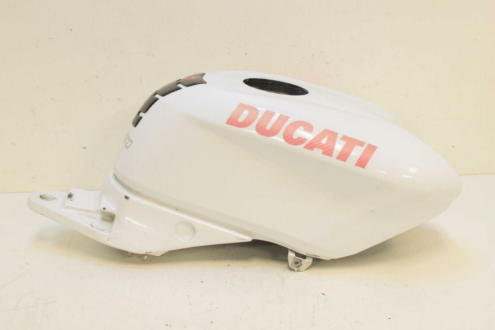 2010 Ducati 848 White Fuel Gas Petrol Tank 58611602 {{ shop.shopifyCountryName }} - Mototech271