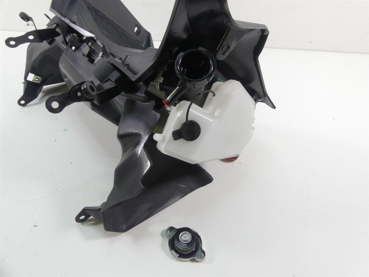2020 BMW F850 GS K81 Rallye Radiator Fan Reservoir Cover 17118565248 17111600196 {{ shop.shopifyCountryName }} - Mototech271