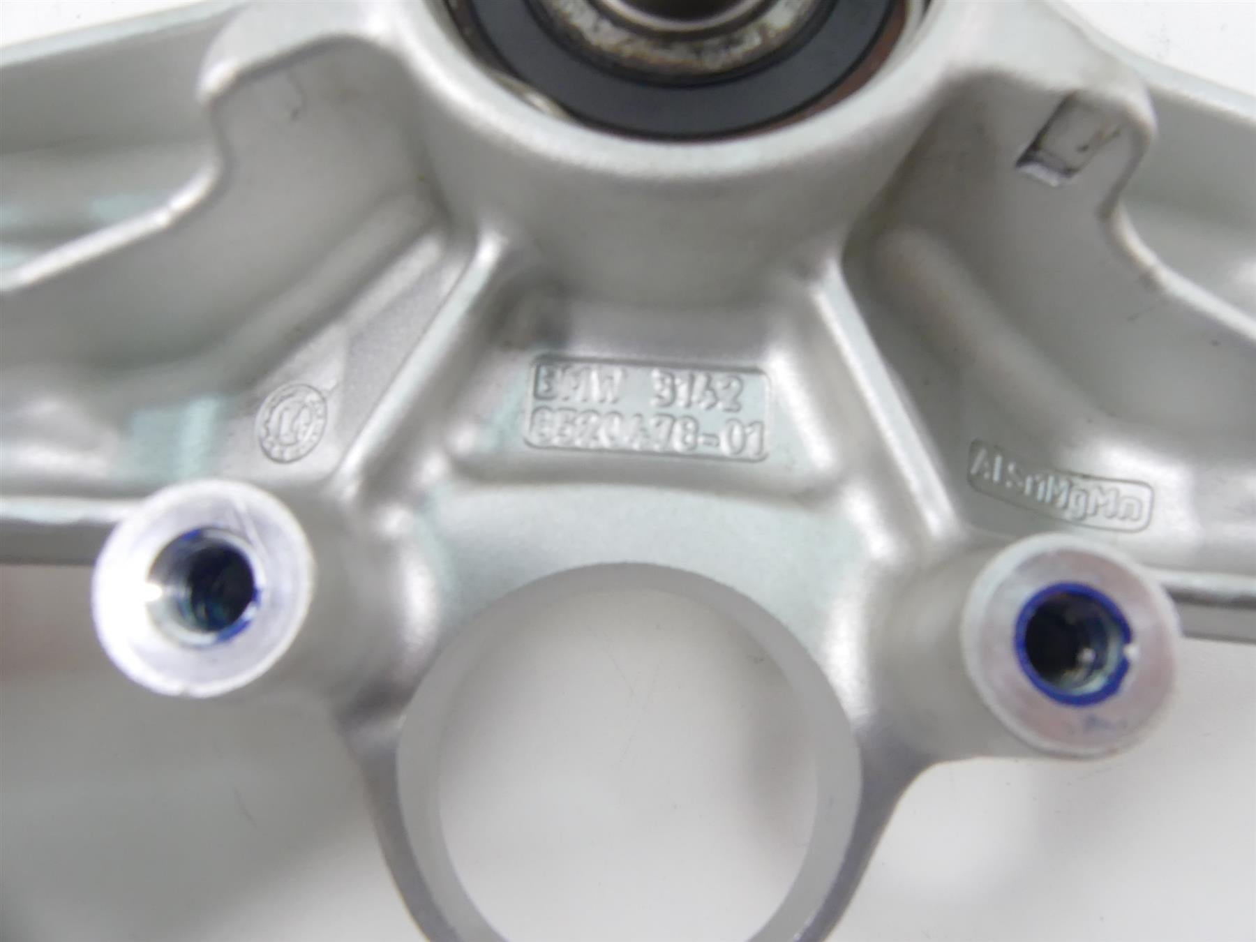 2014 BMW R1200GS K50 Upper Triple Tree Steering Clamp 31428555849 8520478 {{ shop.shopifyCountryName }} - Mototech271