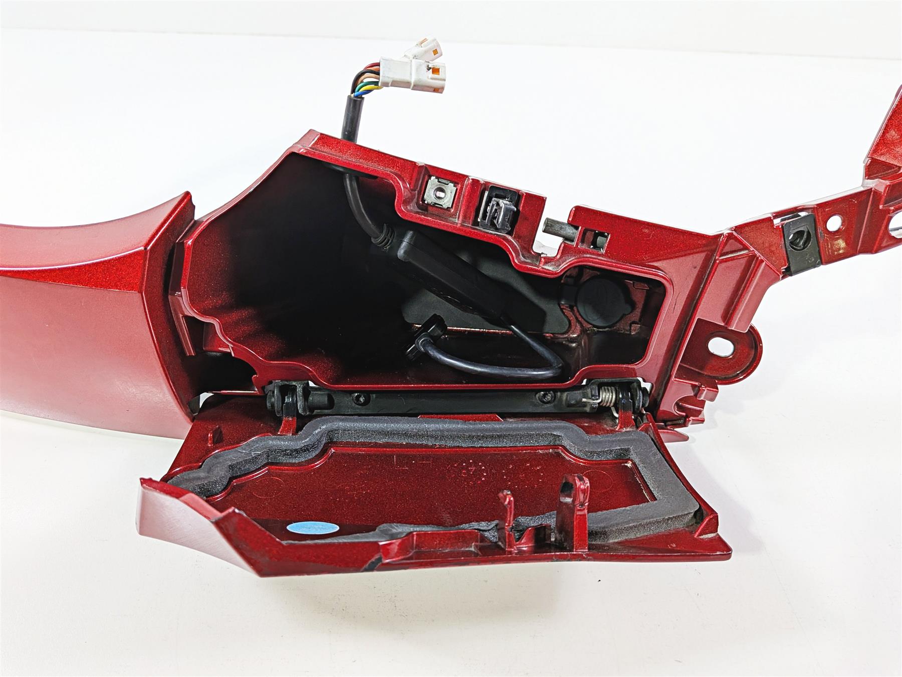 2013 Victory Vision Tour Left Red Storage Box Cover Fairing Set 5438102 {{ shop.shopifyCountryName }} - Mototech271