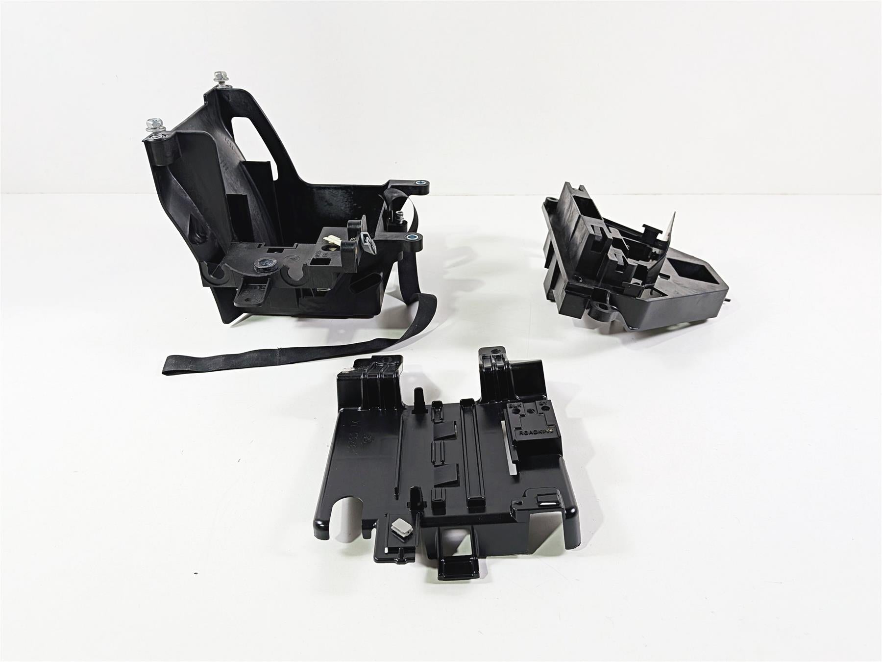 2018 Harley Touring FLHTCU Electra Glide Battery Electrical Holder Set 66000010A-Mototech271
