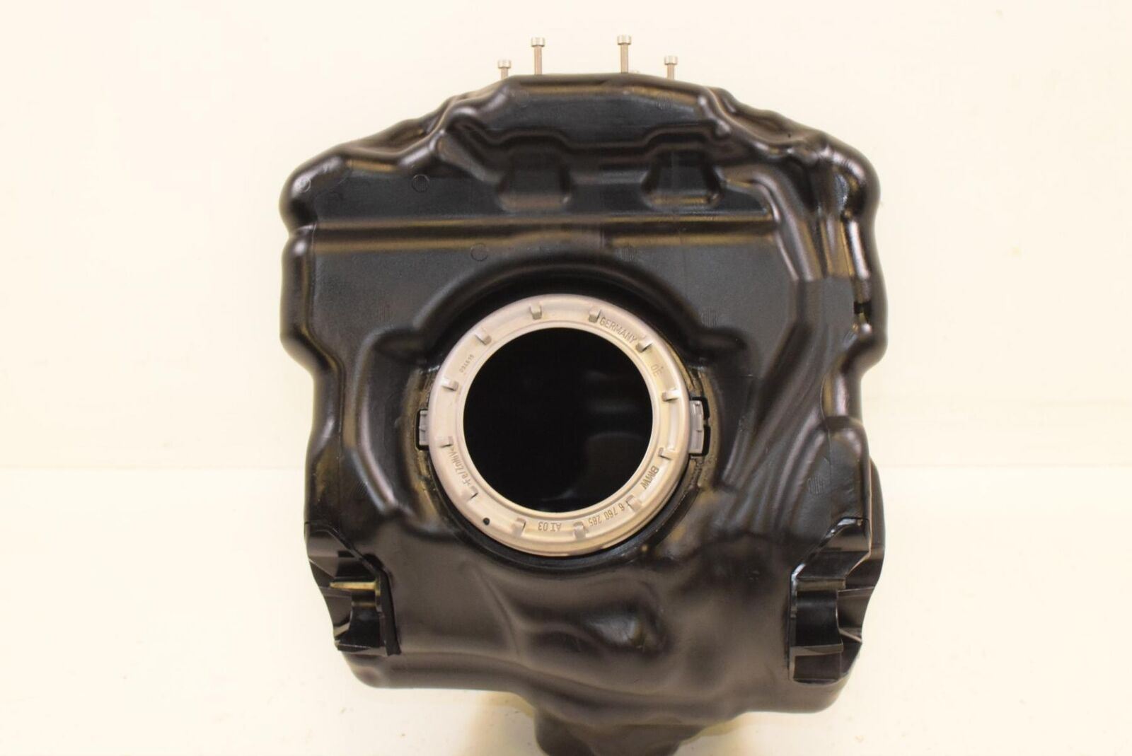 2016 BMW R1200R R1200 R K53 Fuel Gas Petrol Tank 16118533760 {{ shop.shopifyCountryName }} - Mototech271