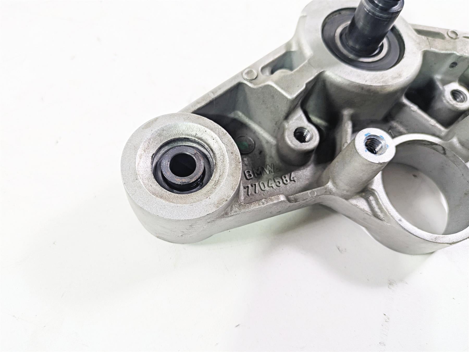 2010 BMW R1200GS K25 Upper Triple Tree Steering Clamp 31427718170 {{ shop.shopifyCountryName }} - Mototech271