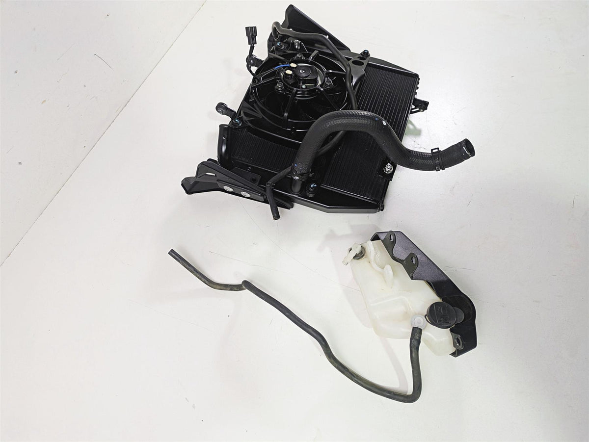 2024 Triumph Street Triple 765 R Radiator Fan Reservoir Hoses Set T2101508 {{ shop.shopifyCountryName }} - Mototech271