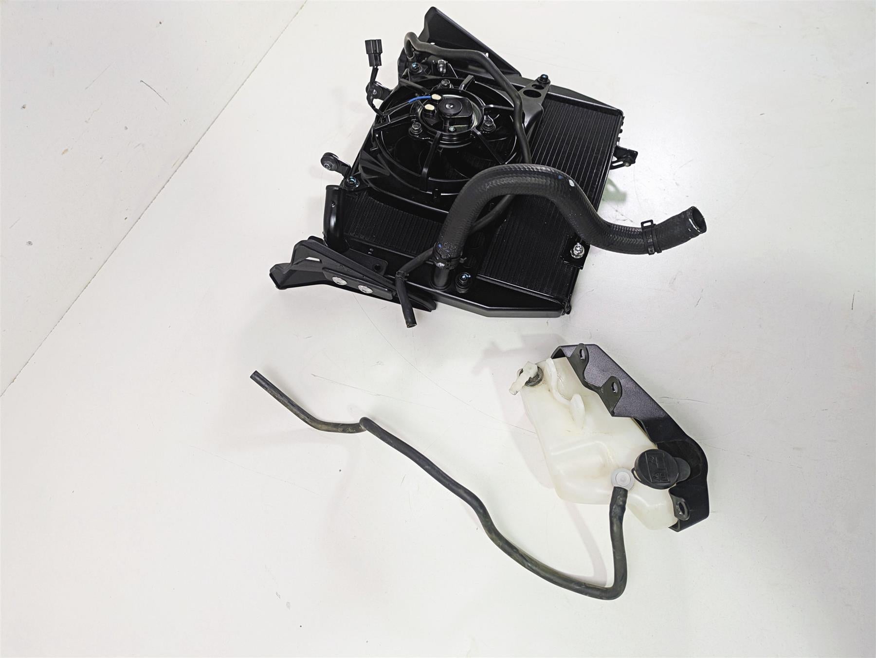 2024 Triumph Street Triple 765 R Radiator Fan Reservoir Hoses Set T2101508 {{ shop.shopifyCountryName }} - Mototech271