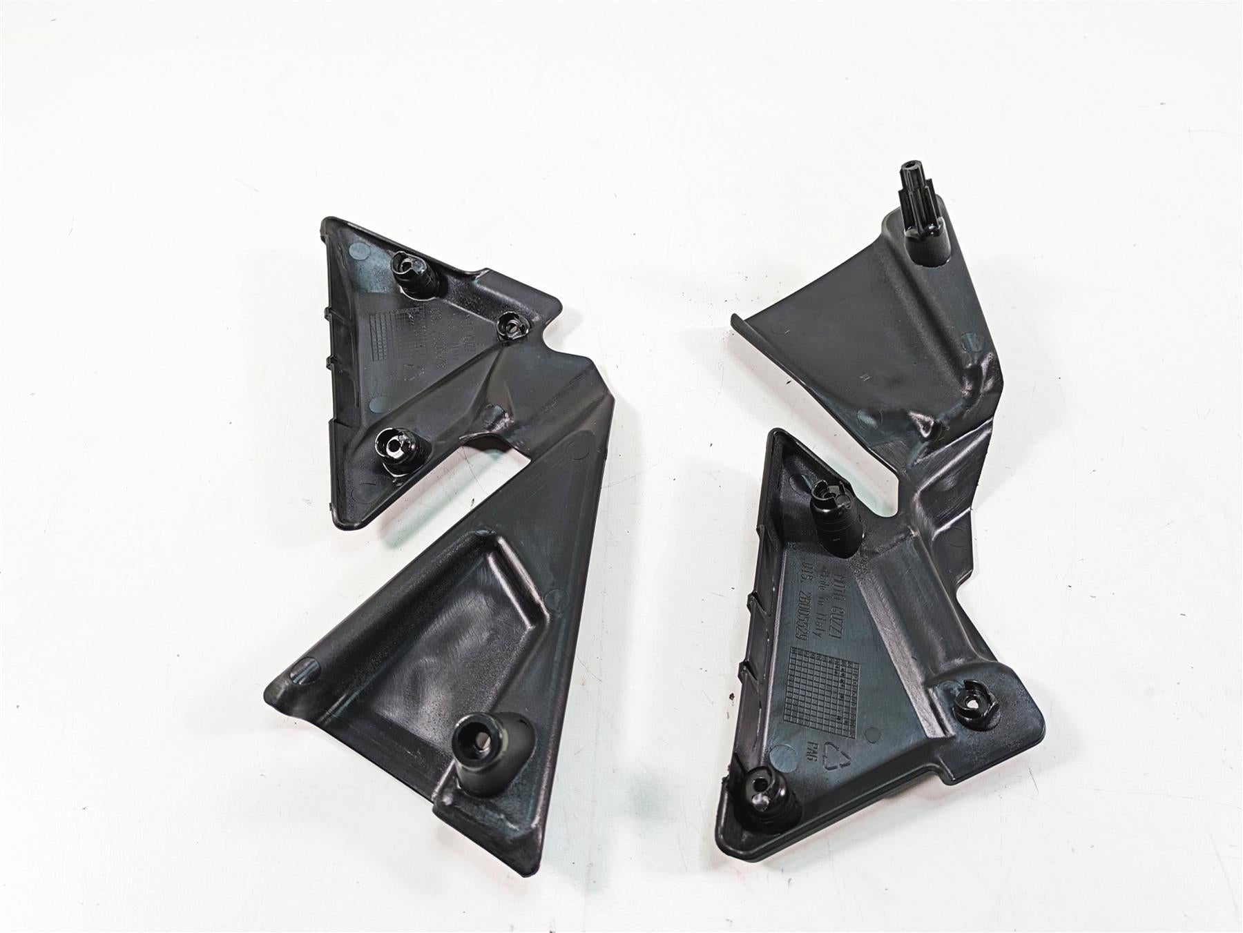 2020 Moto Guzzi V85 TT Adventure Molded Frame Engine Infill Covers Set 2B005529 {{ shop.shopifyCountryName }} - Mototech271