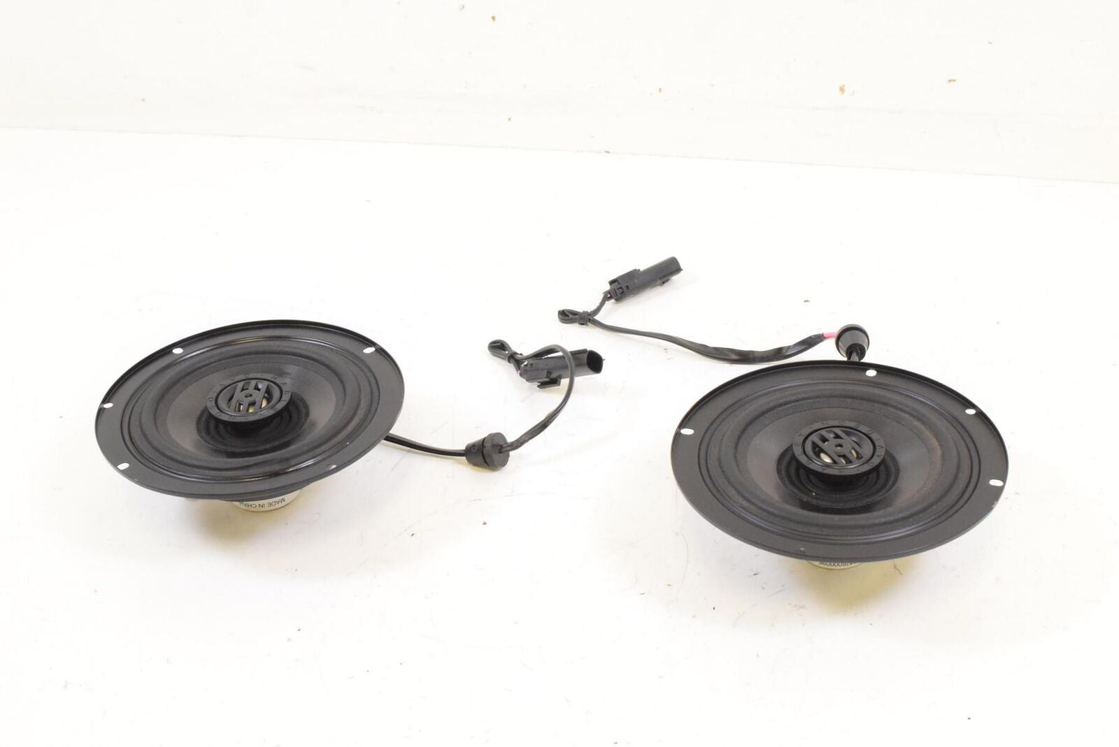 2016 Harley Touring FLHTCU Electra Glide Front Left Right  Speaker Set 57000175