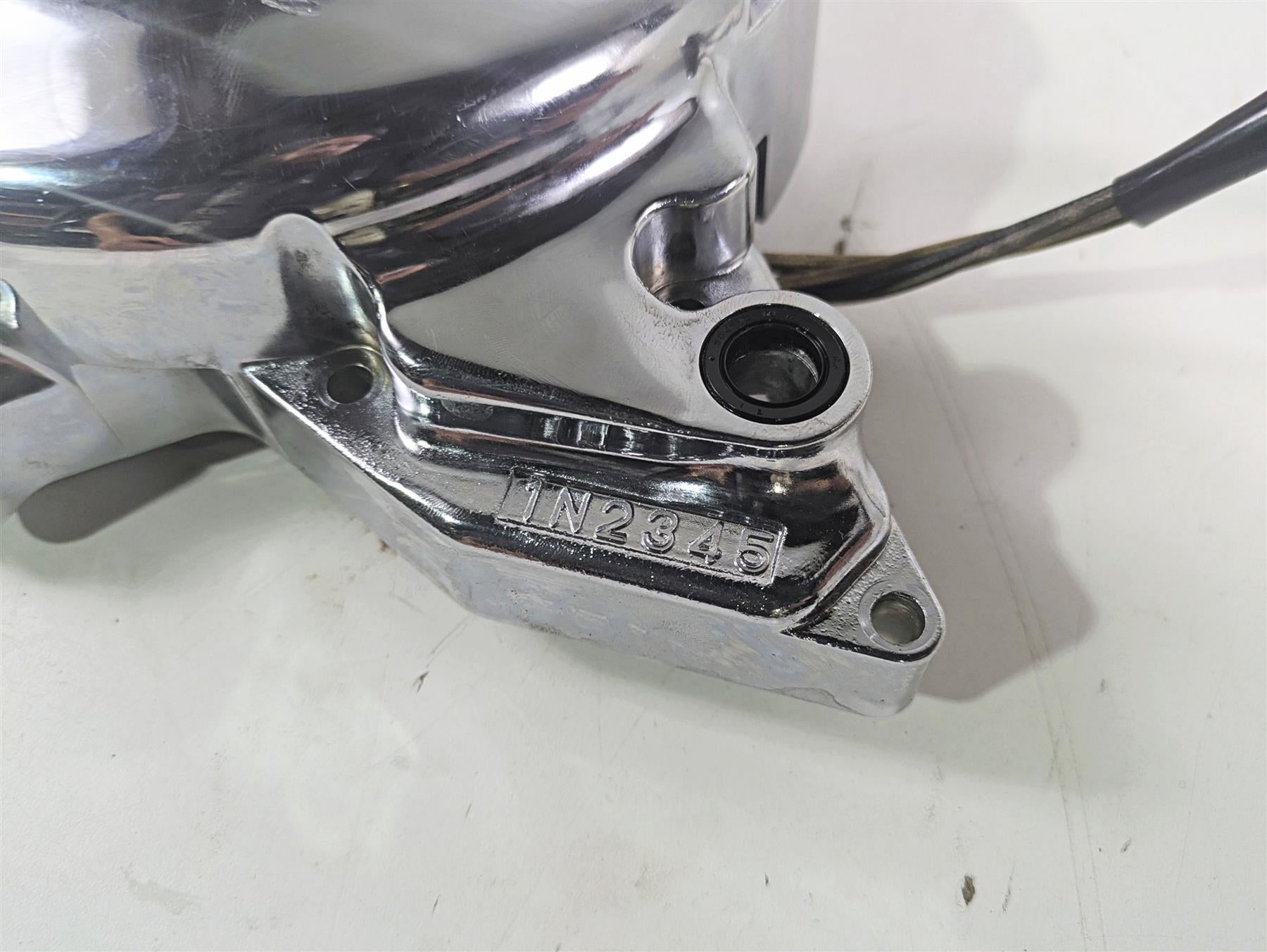 2006 Yamaha XVS650 V-Star Classic Chrome Engine Cover & Stator 4TR-15411-00-00 {{ shop.shopifyCountryName }} - Mototech271