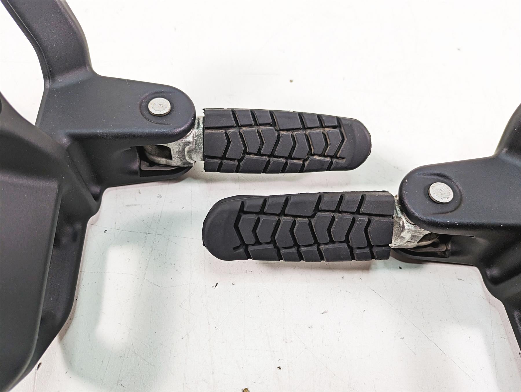 2020 KTM 1290 Super Adventure R Rear Passenger Footpeg Set 6030304800033S {{ shop.shopifyCountryName }} - Mototech271