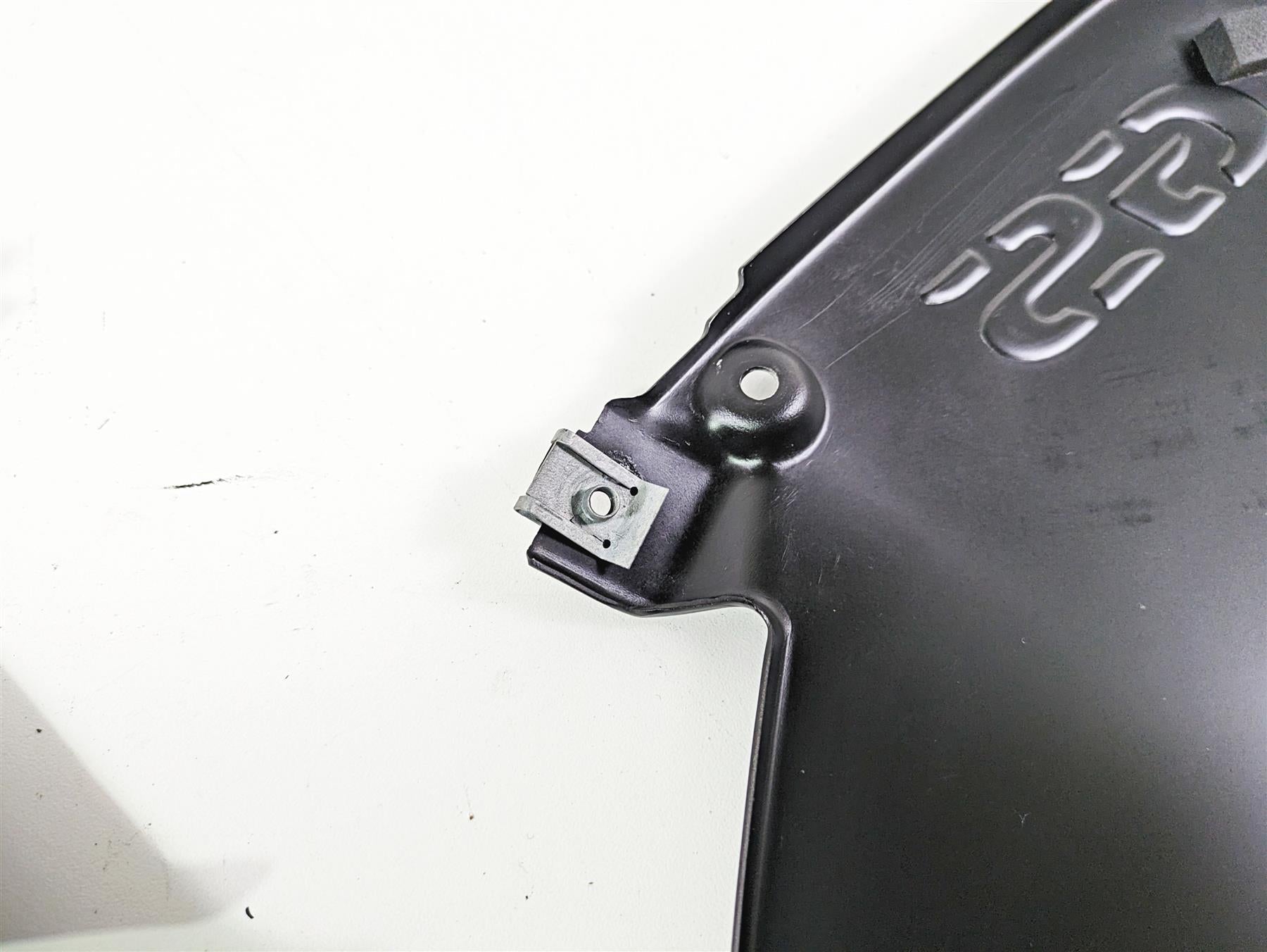 2006 BMW R1200GS K255 Adv Between Leg Side Cover Set 46637698234 46637727269 {{ shop.shopifyCountryName }} - Mototech271