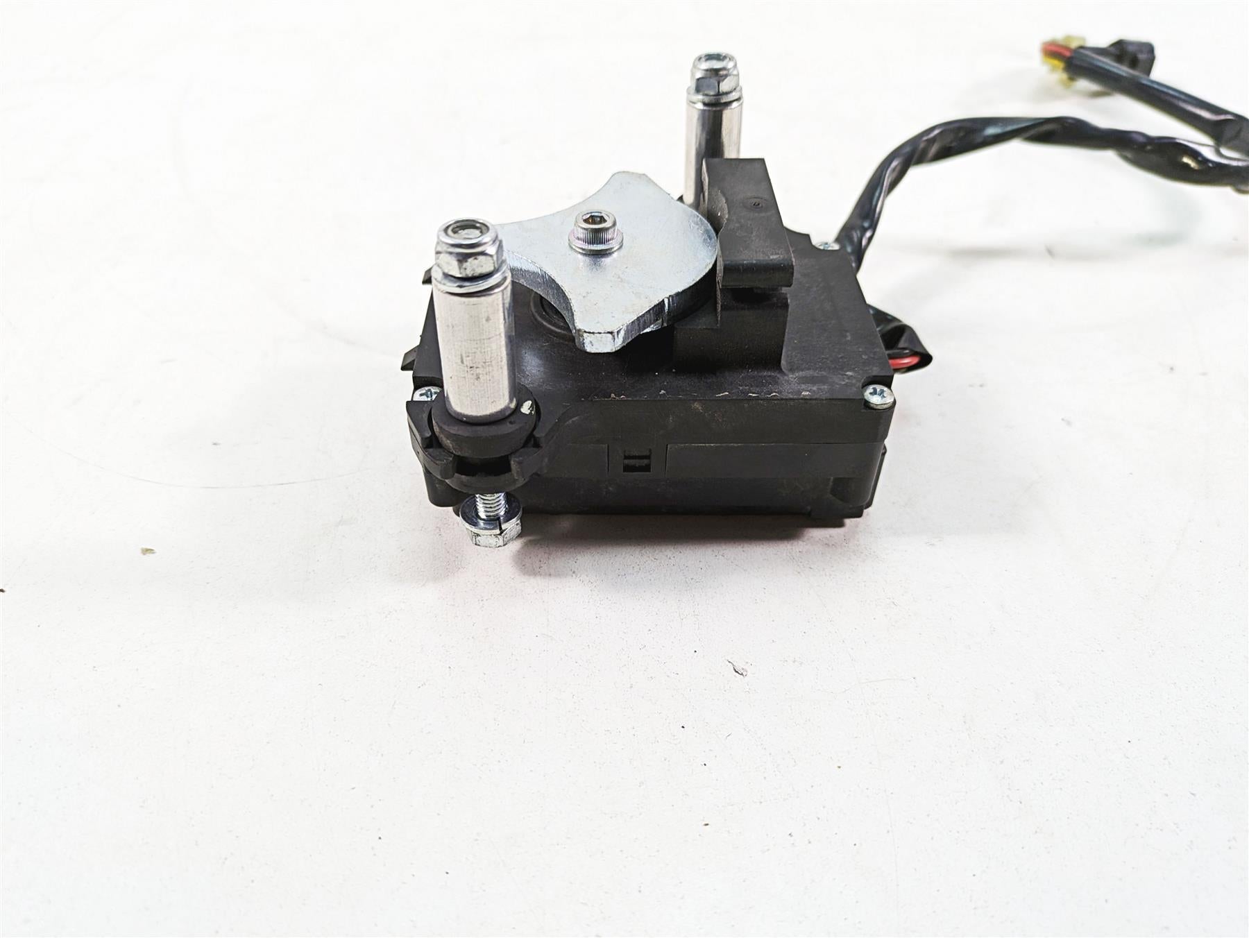 2016 Suzuki M109R VZR1800 Denso Exhaust Header Servo 33970-48G00 {{ shop.shopifyCountryName }} - Mototech271