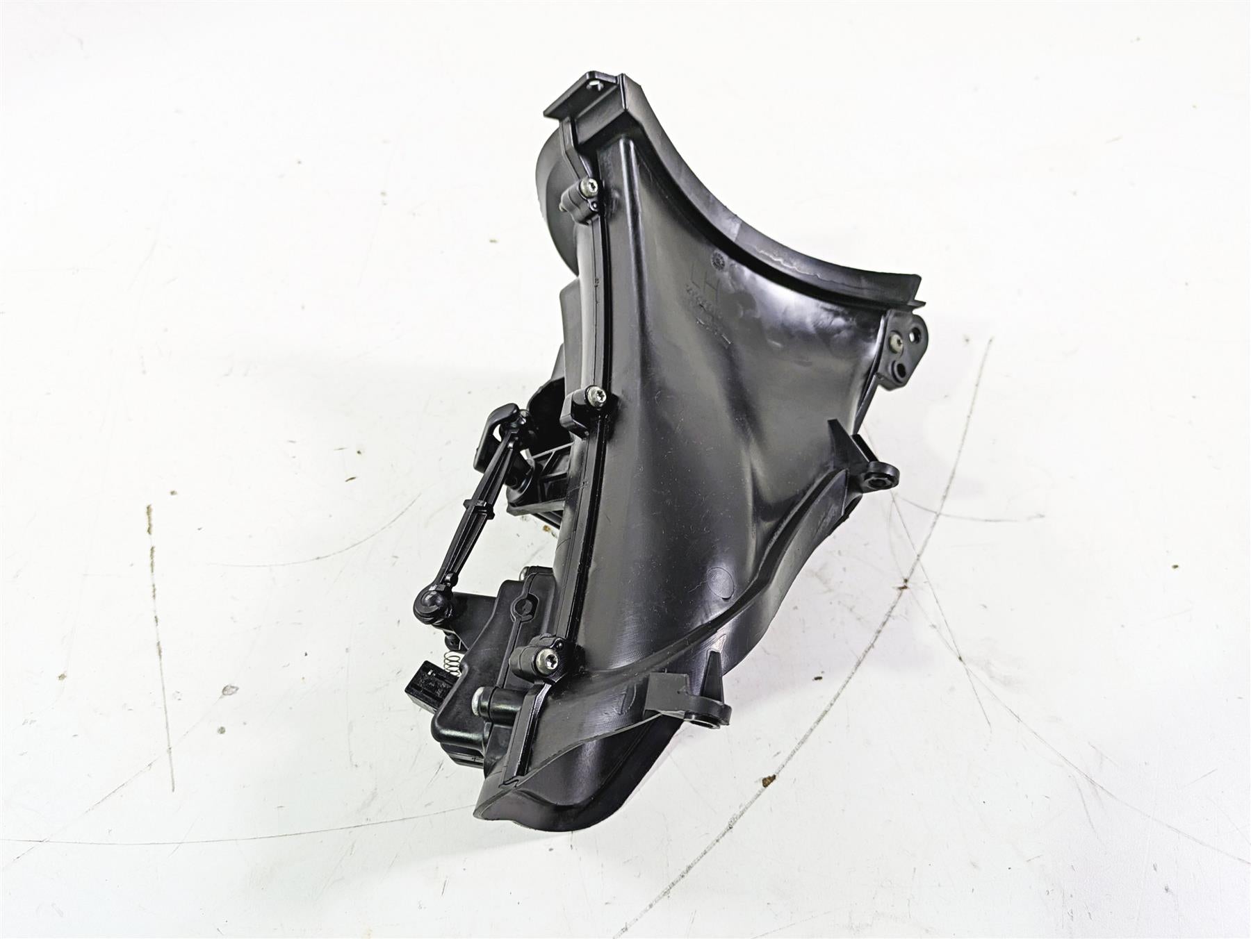 2016 Harley Touring FLTRX Road Glide Left Air Duct Vent Part 29200070 {{ shop.shopifyCountryName }} - Mototech271