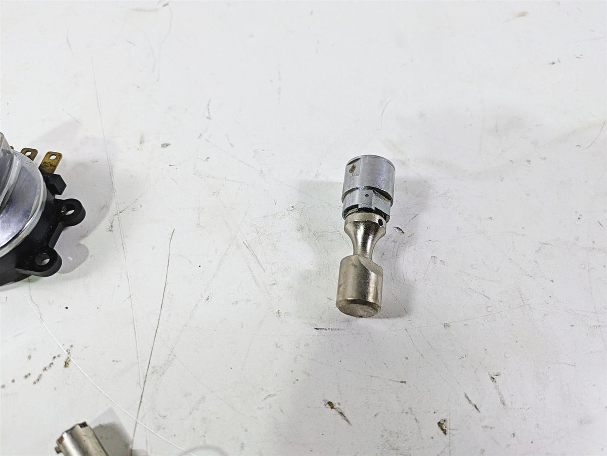 2003 Harley Softail FXSTDI Deuce 100th Ignition Switch Key Lock Set 71450-04 {{ shop.shopifyCountryName }} - Mototech271