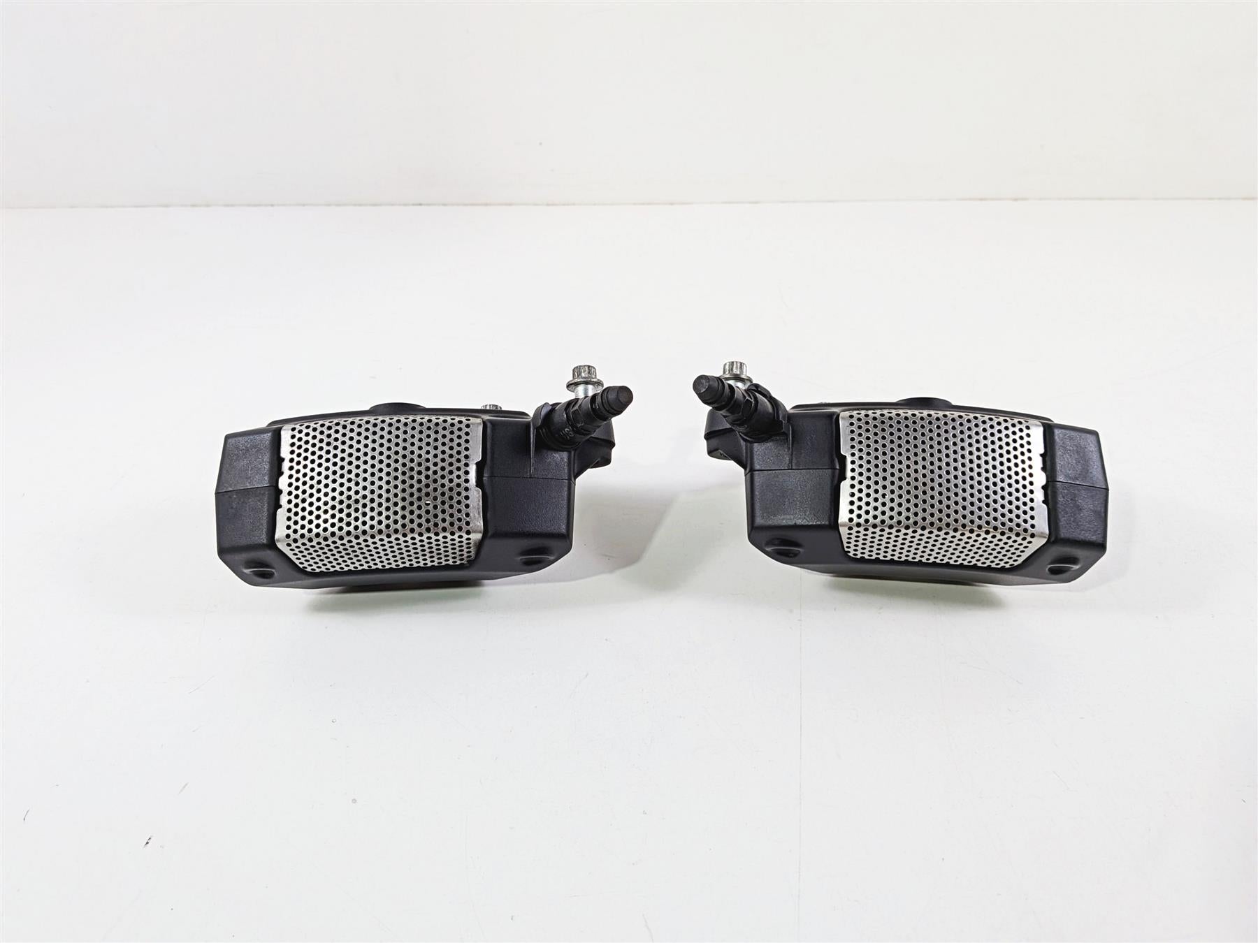 2018 Harley Touring FLHTCU Electra Glide Front Brake Calipers 43027-08 44023-08-Mototech271