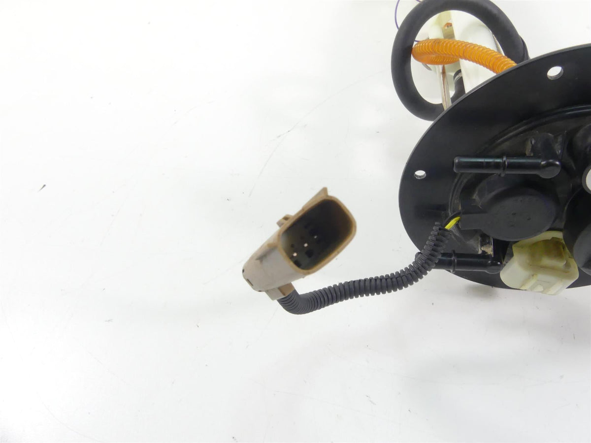 2011 Harley VRSCF Muscle Rod Fuel Gas Petrol Pump - Tested 75310-07 {{ shop.shopifyCountryName }} - Mototech271