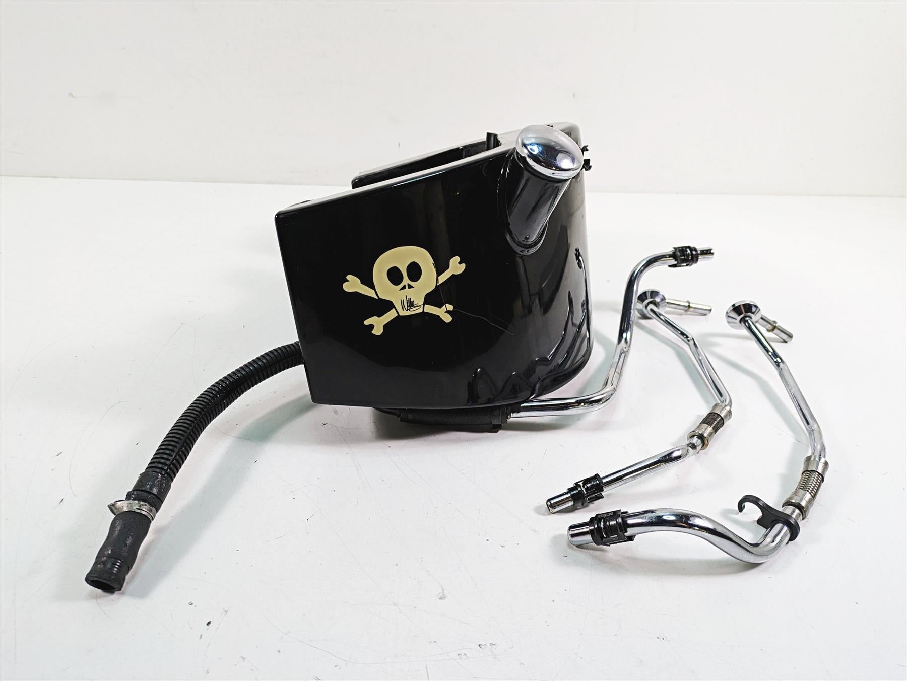 2009 Harley Softail FLSTSB Cross Bones Oil Tank Reservoir & Lines 62507-09DH {{ shop.shopifyCountryName }} - Mototech271