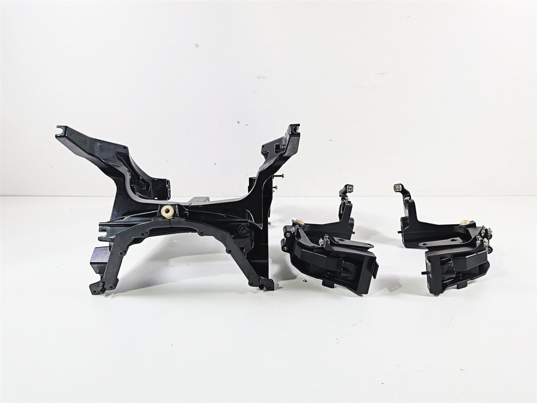 2016 BMW R1200RT RT RTW K52 Front Fairing Stay Mount Set 46638529329 46638529330 {{ shop.shopifyCountryName }} - Mototech271