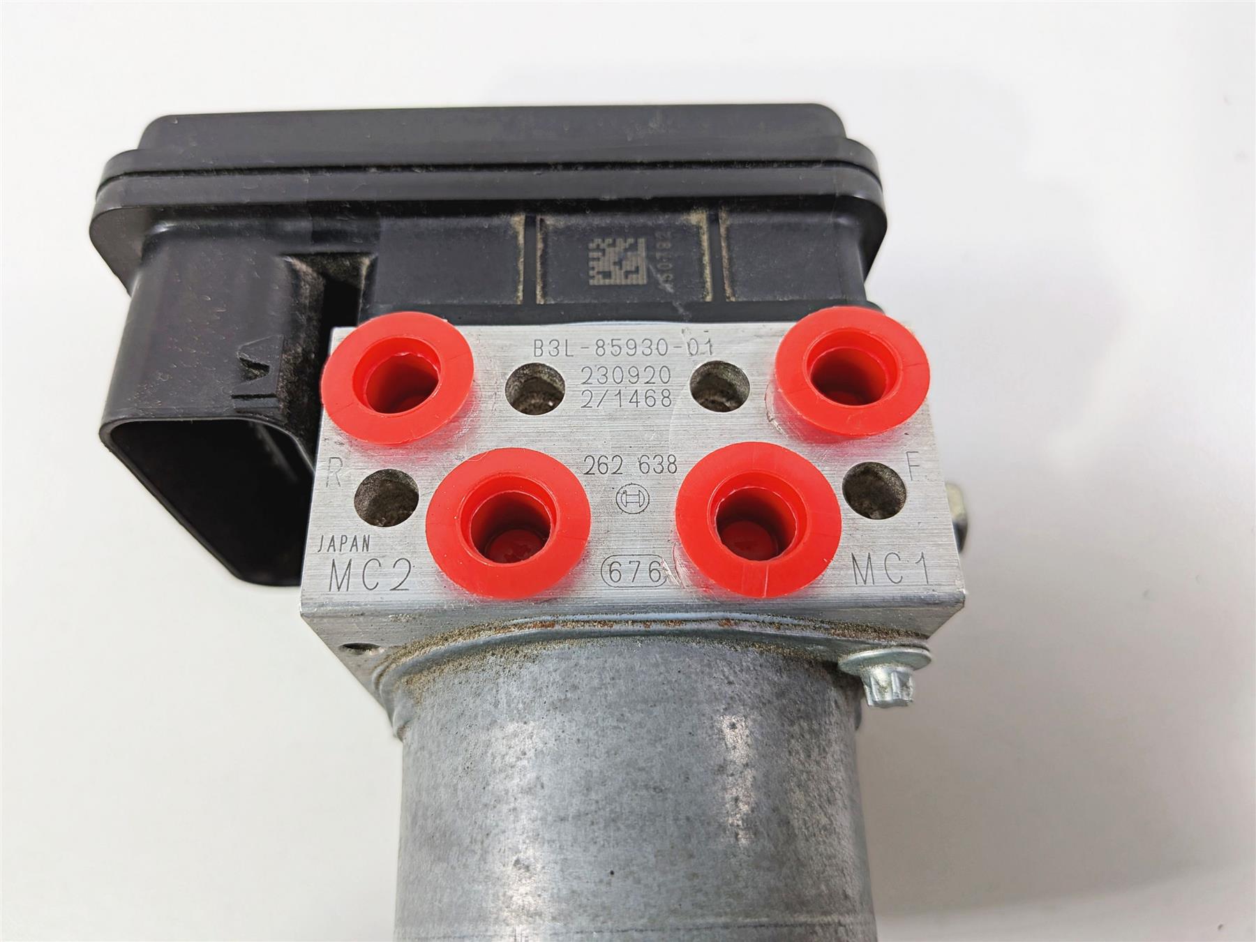 2024 Yamaha YZF R1 RN65 Abs Brake Pump Pressure Module Unit B3L-85930-08-00 {{ shop.shopifyCountryName }} - Mototech271