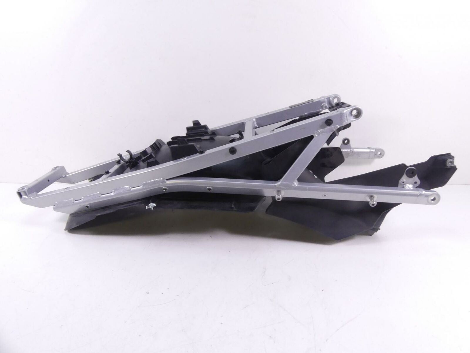 2016 BMW R1200 RT RTW K52 Subframe Sub Frame & Inner Fender 46518528588 {{ shop.shopifyCountryName }} - Mototech271