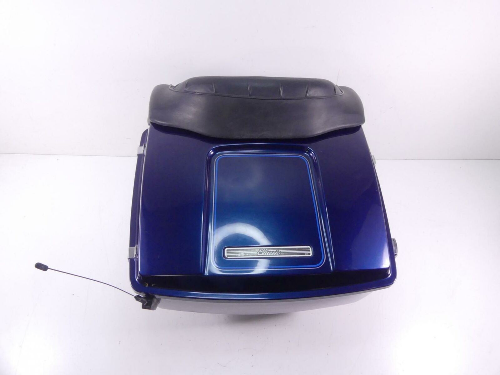 2000 Harley Touring FLHTCI Electra Glide Rear Trunk Luggage Box - Read 79041-90 {{ shop.shopifyCountryName }} - Mototech271