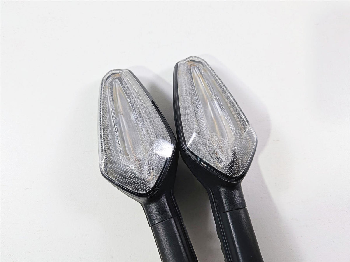 2023 BMW R nineT Scrambler K23 Rear Turn Singal Blinker Set 63138557204 {{ shop.shopifyCountryName }} - Mototech271