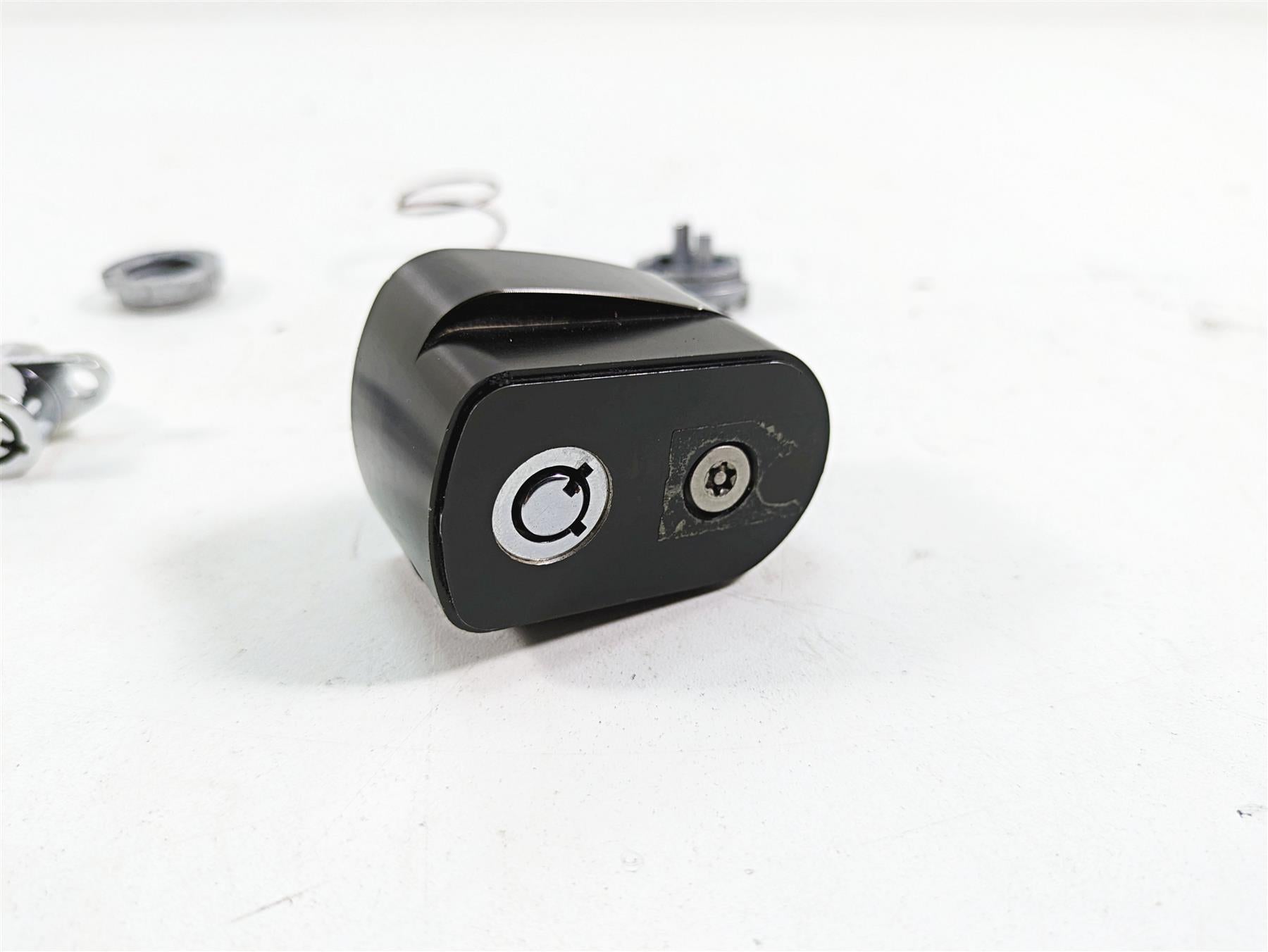 2019 Harley Touring FLHX Street Glide Ignition Switch Knob Lock Set 71400017B {{ shop.shopifyCountryName }} - Mototech271