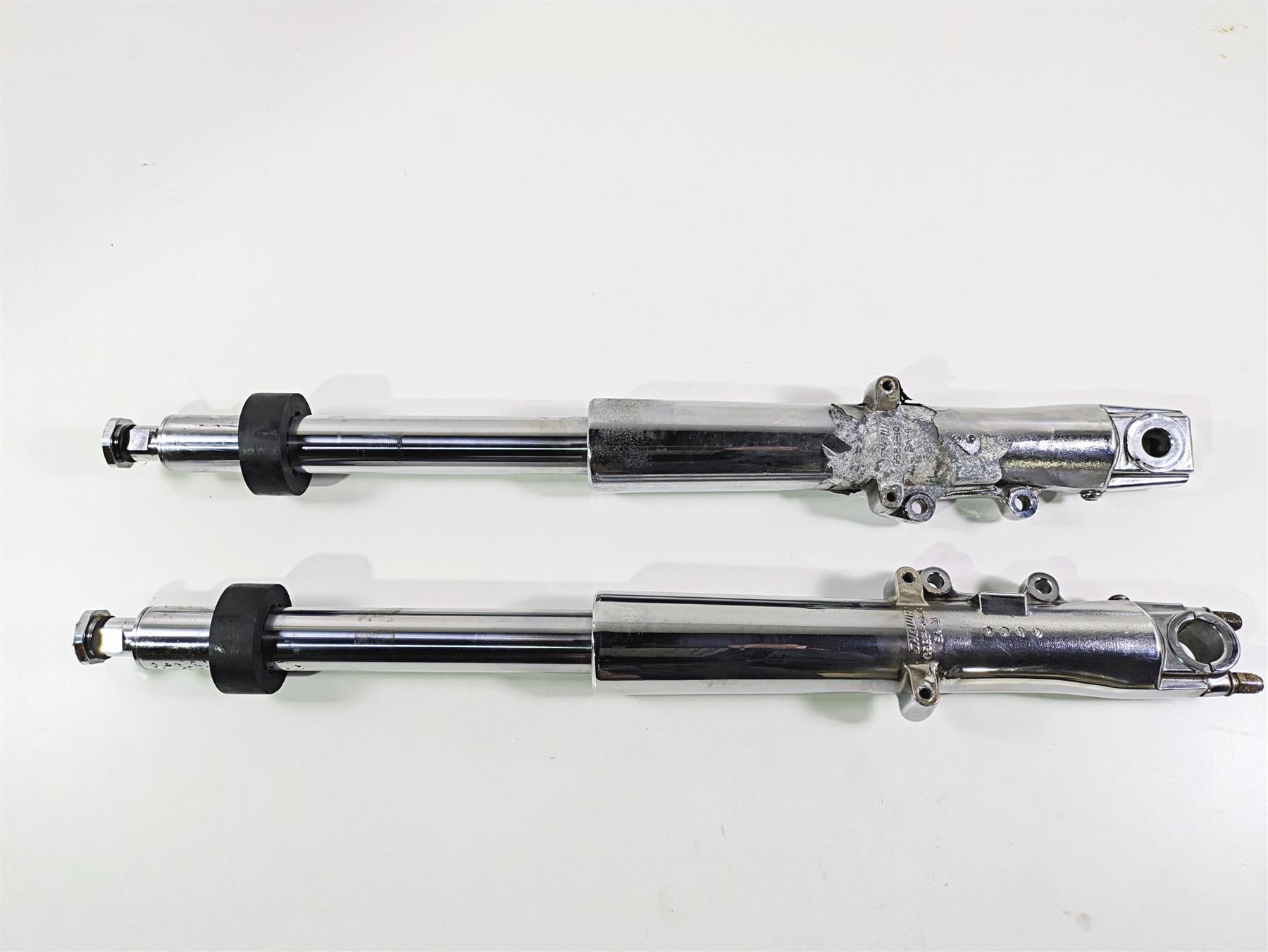 2005 Harley Touring FLHRI Road King Front Fork Legs 46537-02A 46497-02A {{ shop.shopifyCountryName }} - Mototech271