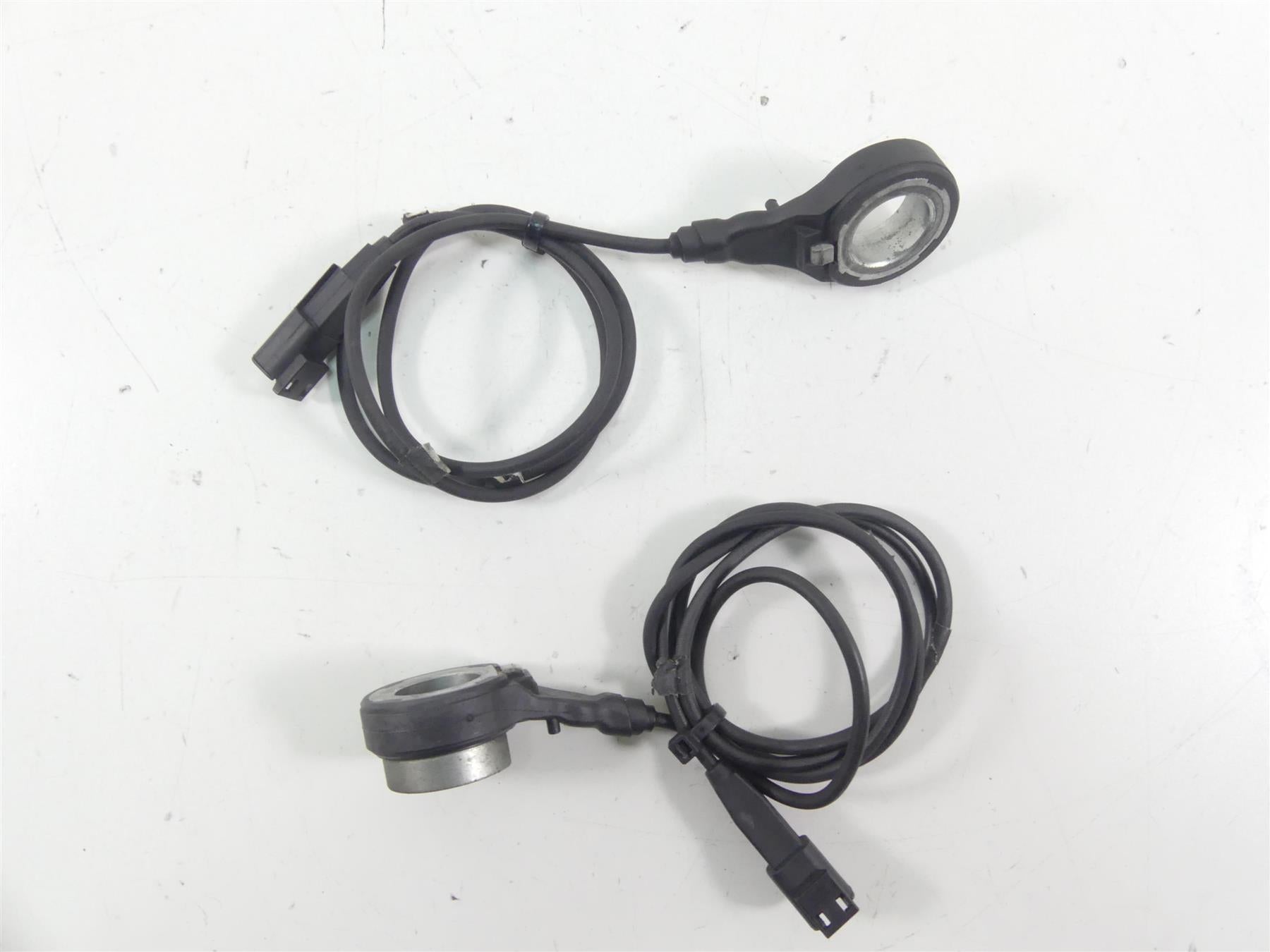 2015 Harley FLD Dyna Switchback Abs Brake Wheel Speed Sensor Set 40682-12 {{ shop.shopifyCountryName }} - Mototech271