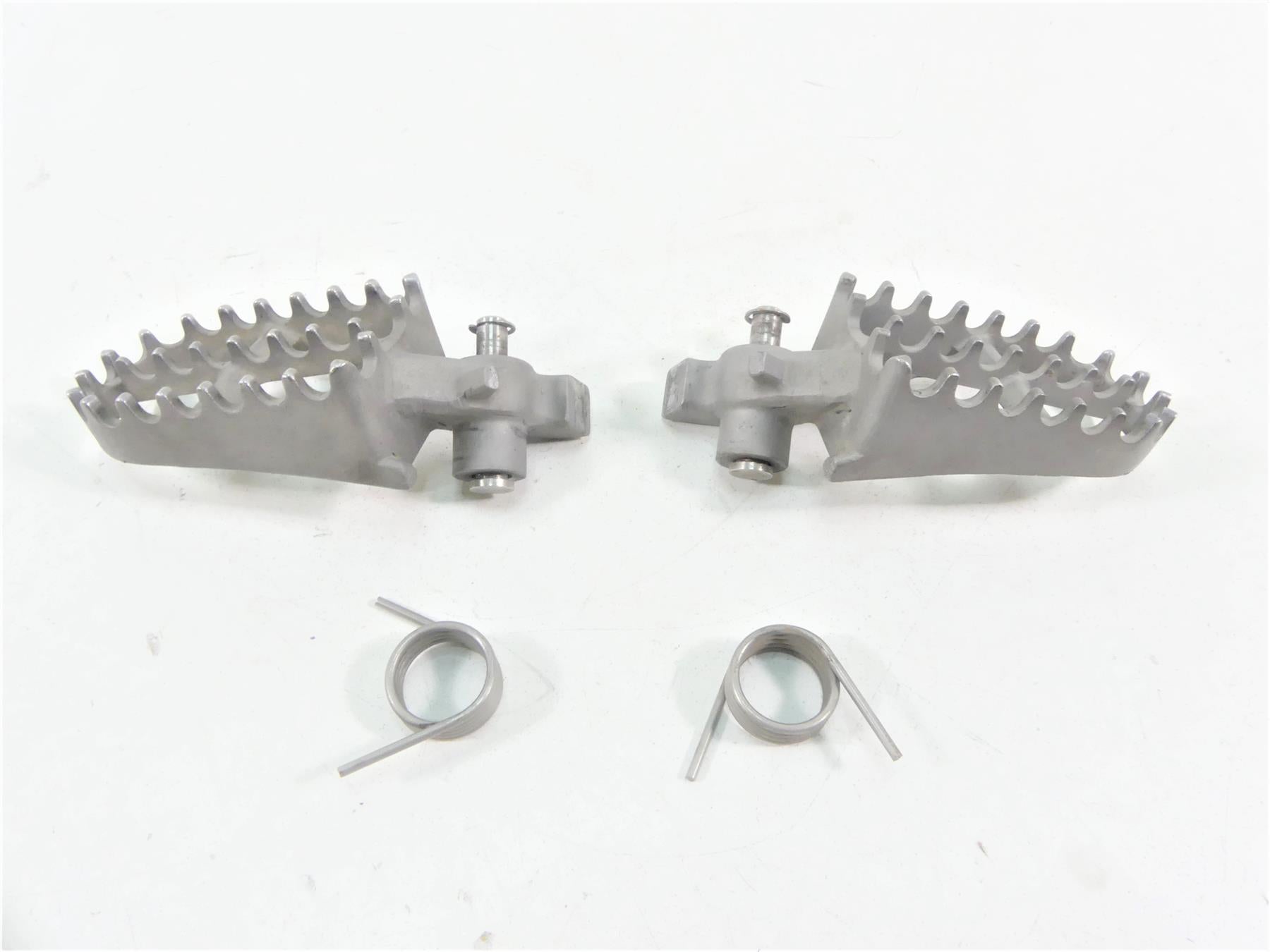 2013 BMW R1200GS K255 Adventure Front Footpeg Foot Peg Rest Set 46717694558 {{ shop.shopifyCountryName }} - Mototech271