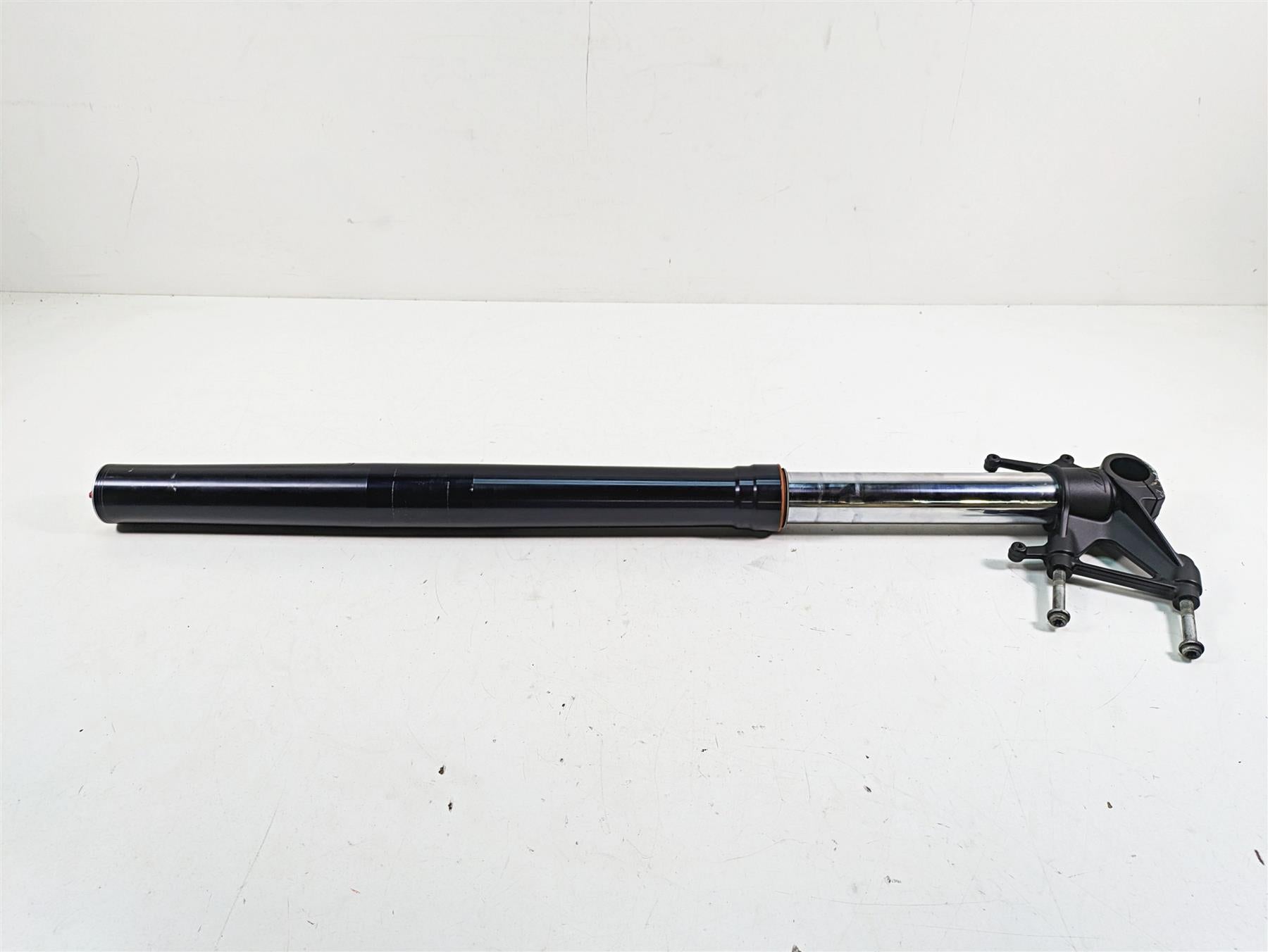 2018 KTM 1090 Adventure R WP Right Front Fork Damper Leg - Read 14188Q2501 {{ shop.shopifyCountryName }} - Mototech271