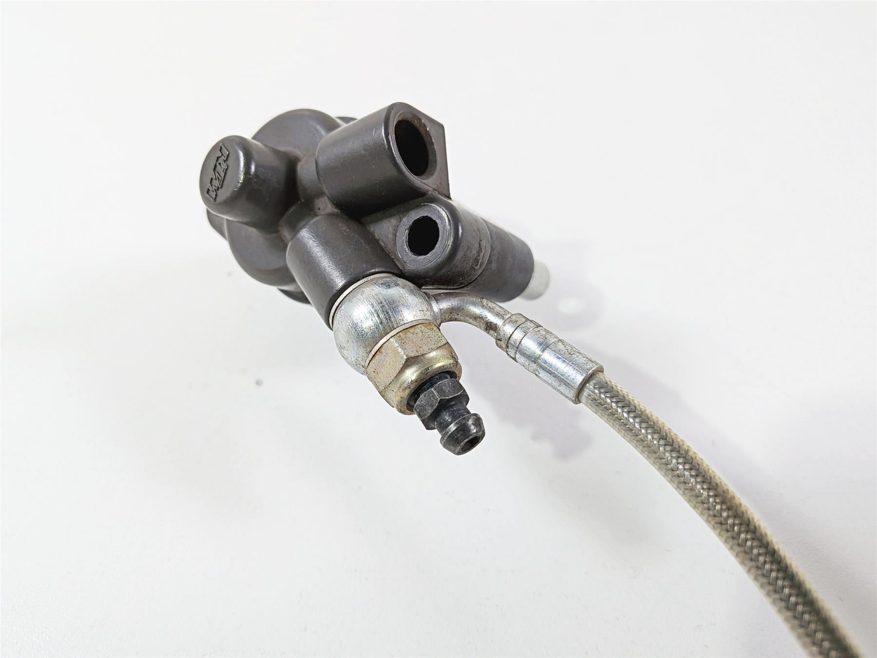 2005 KTM 950 LC8 Adventure Magura Clutch Slave Cylinder & Line 60032061244 {{ shop.shopifyCountryName }} - Mototech271